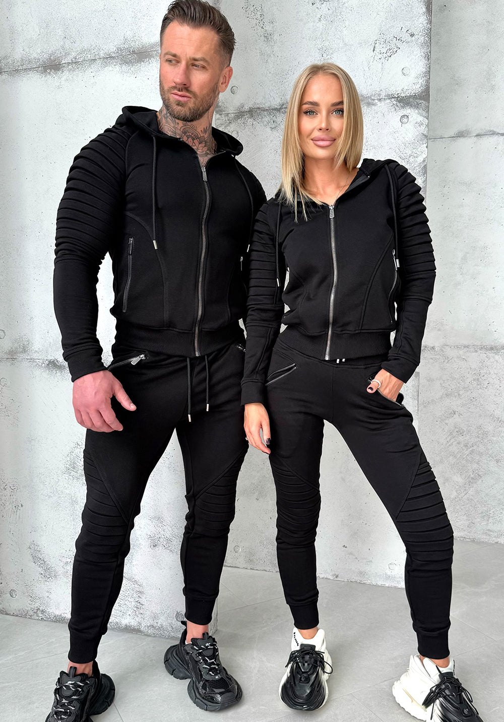 TRACKSUITS FOR COUPLE RELIEF