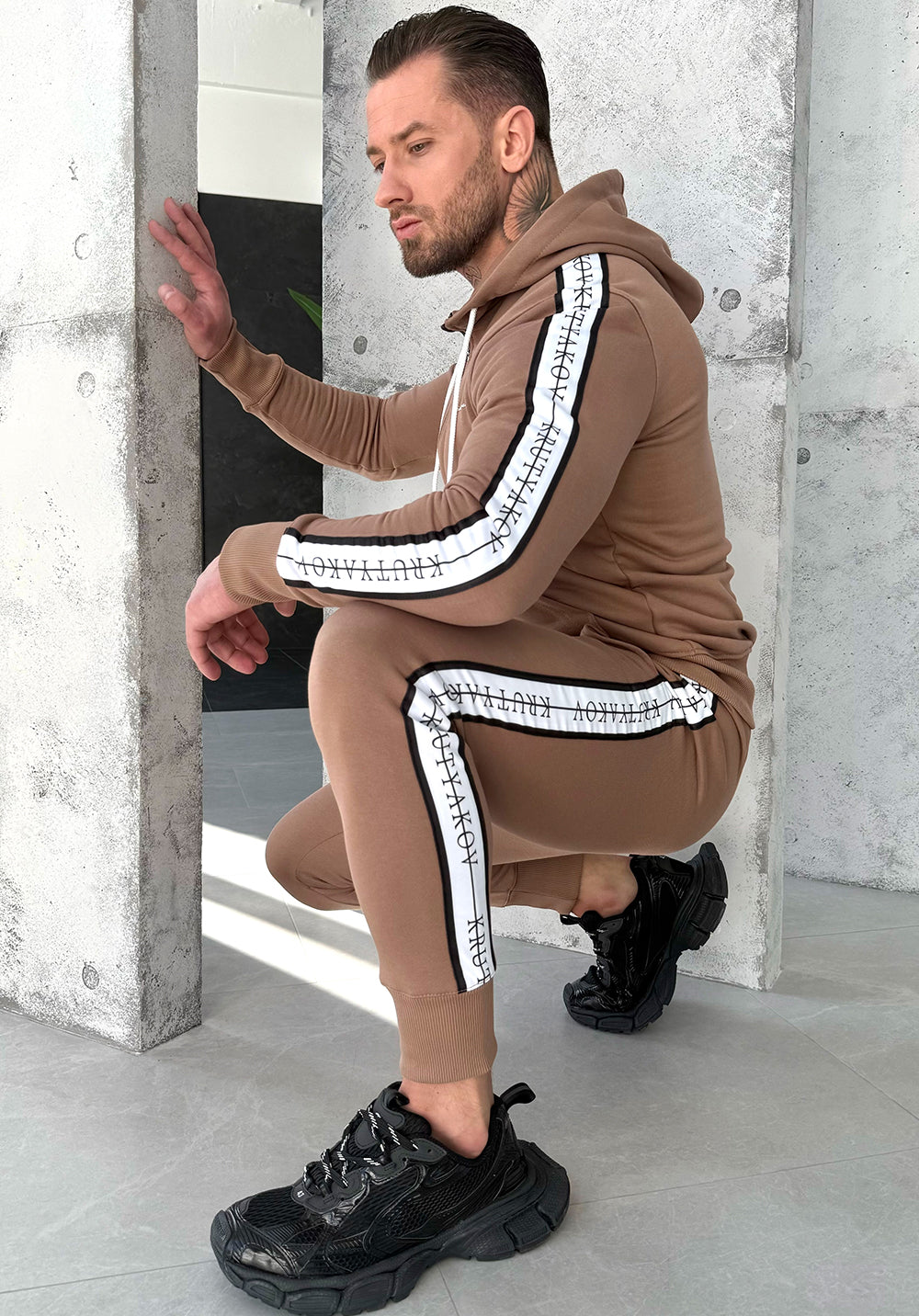 TRACKSUITS FOR COUPLE STRIPES