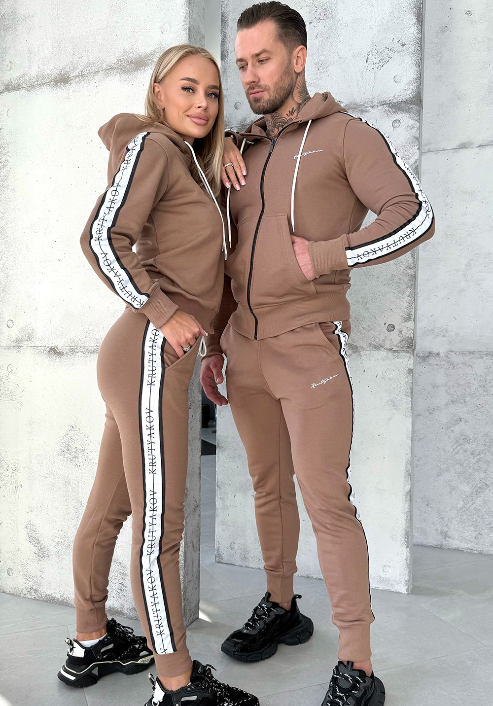TRACKSUITS FOR COUPLE STRIPES