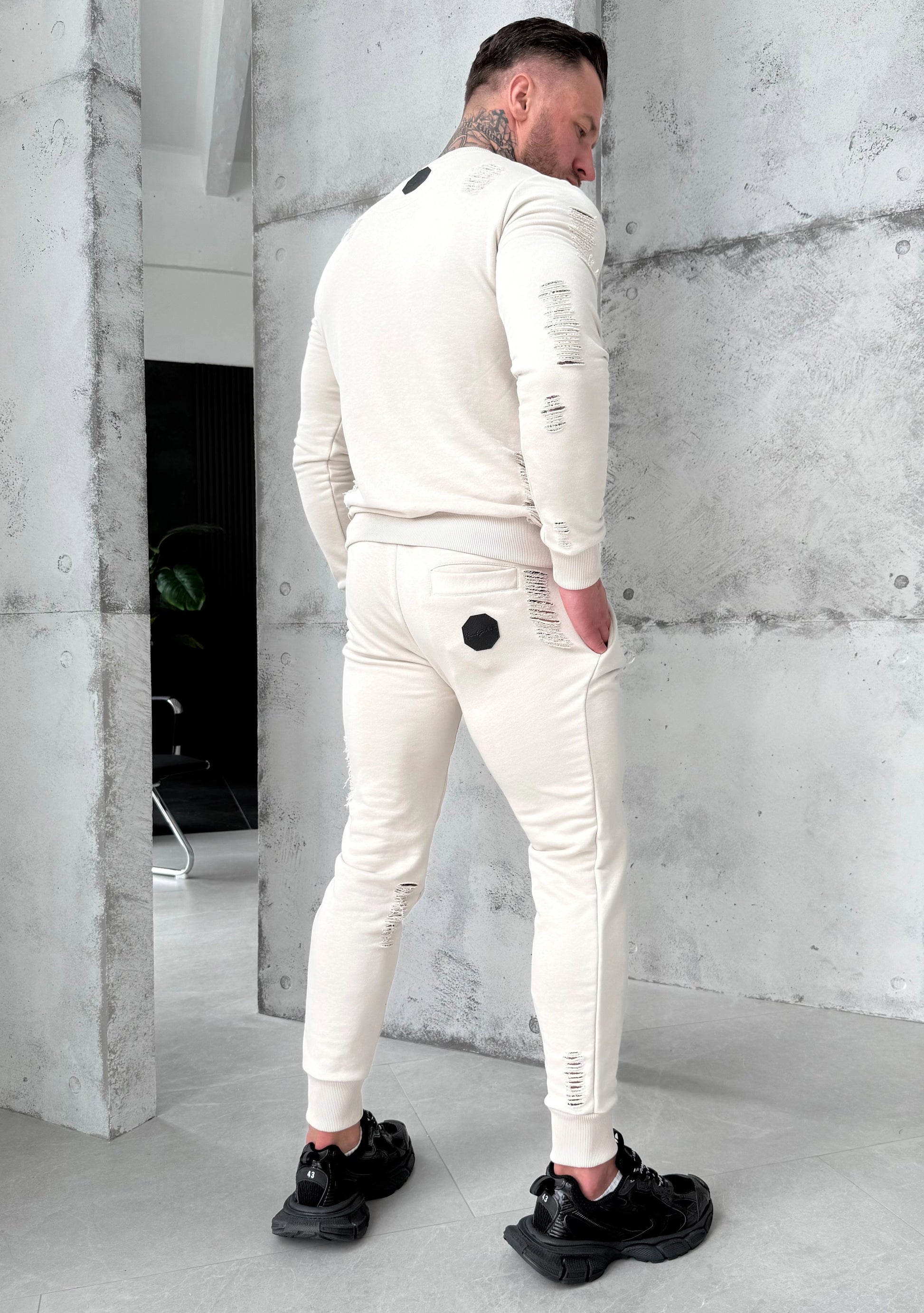 TRACKSUIT AGGED