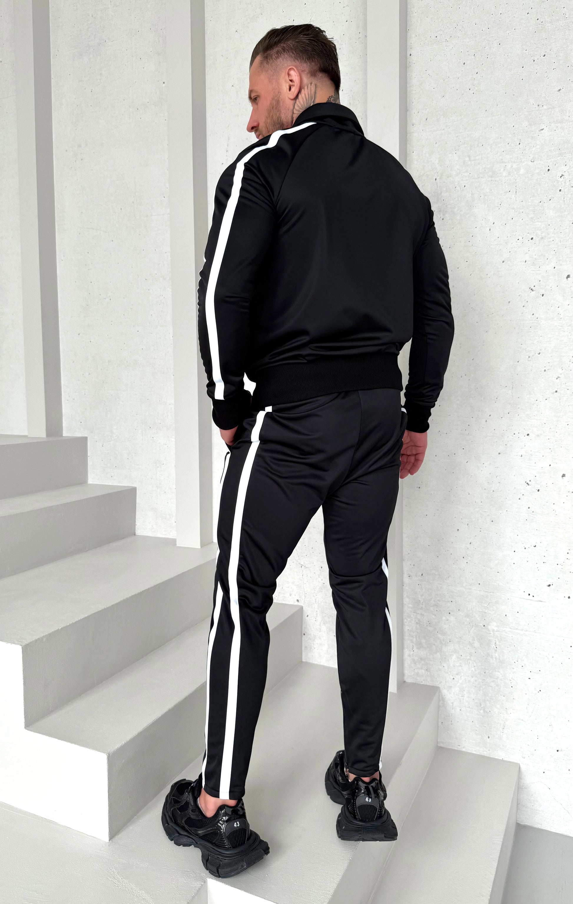 TRACKSUIT OBLIVION