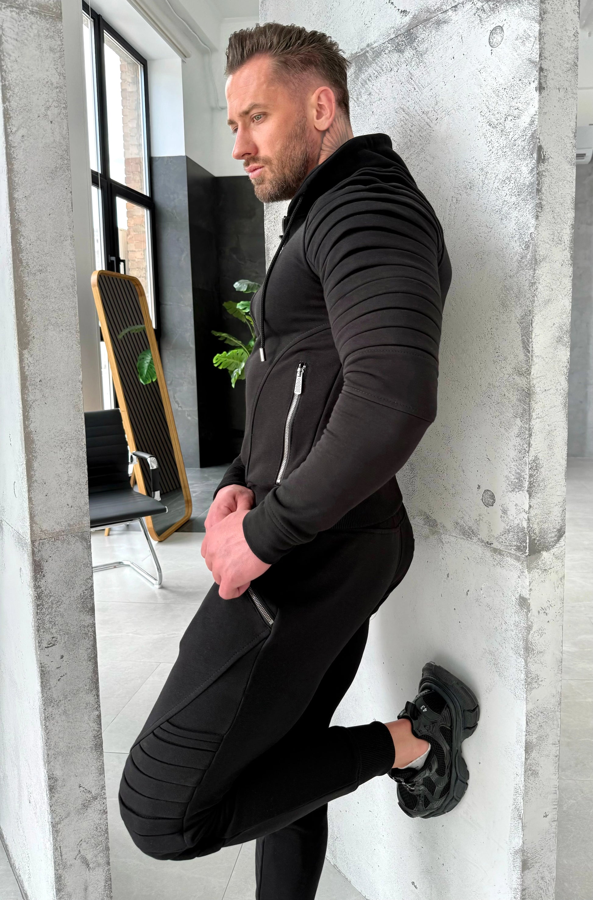 TRACKSUITS FOR COUPLE RELIEF