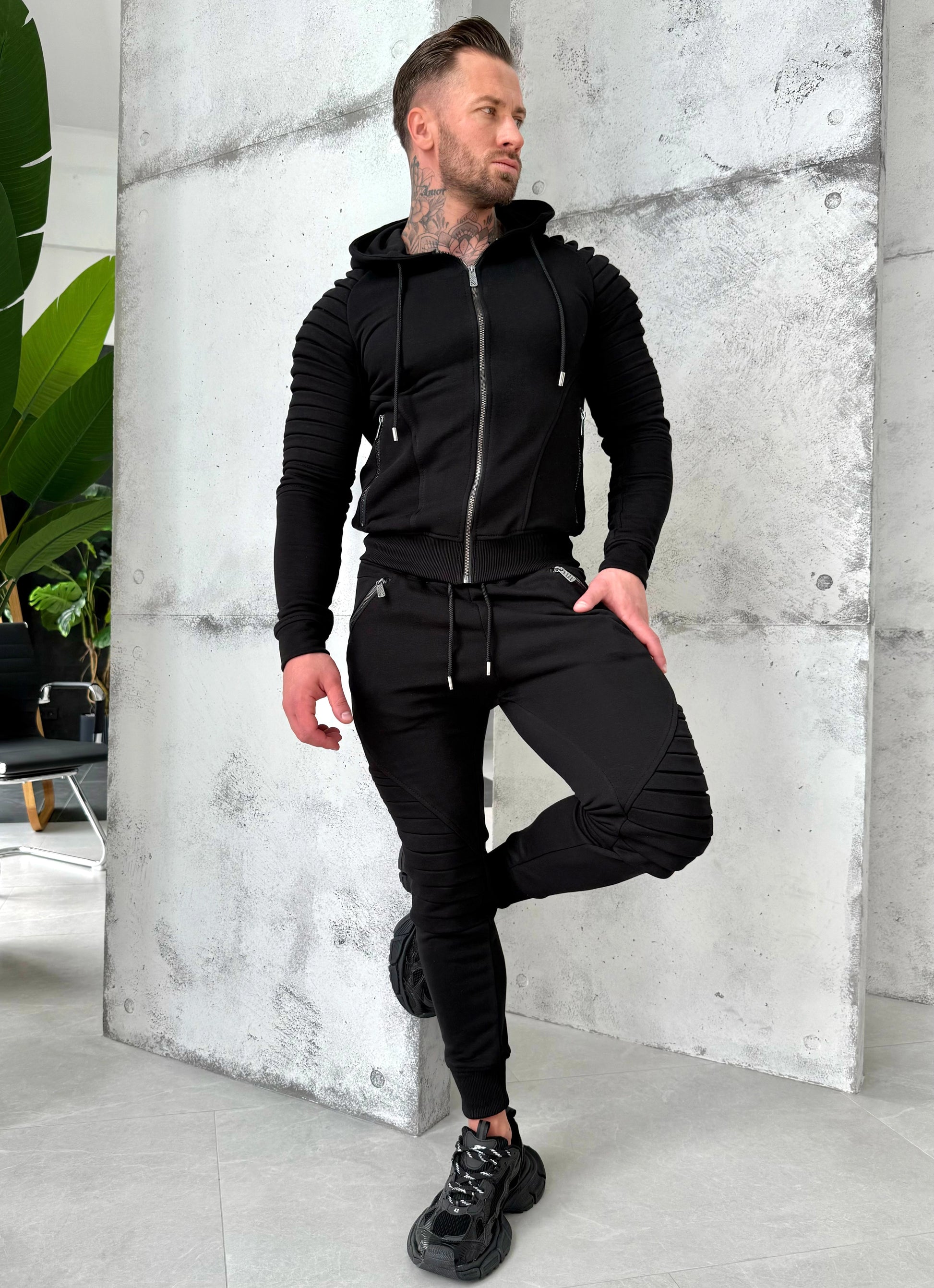 TRACKSUIT RELIEF