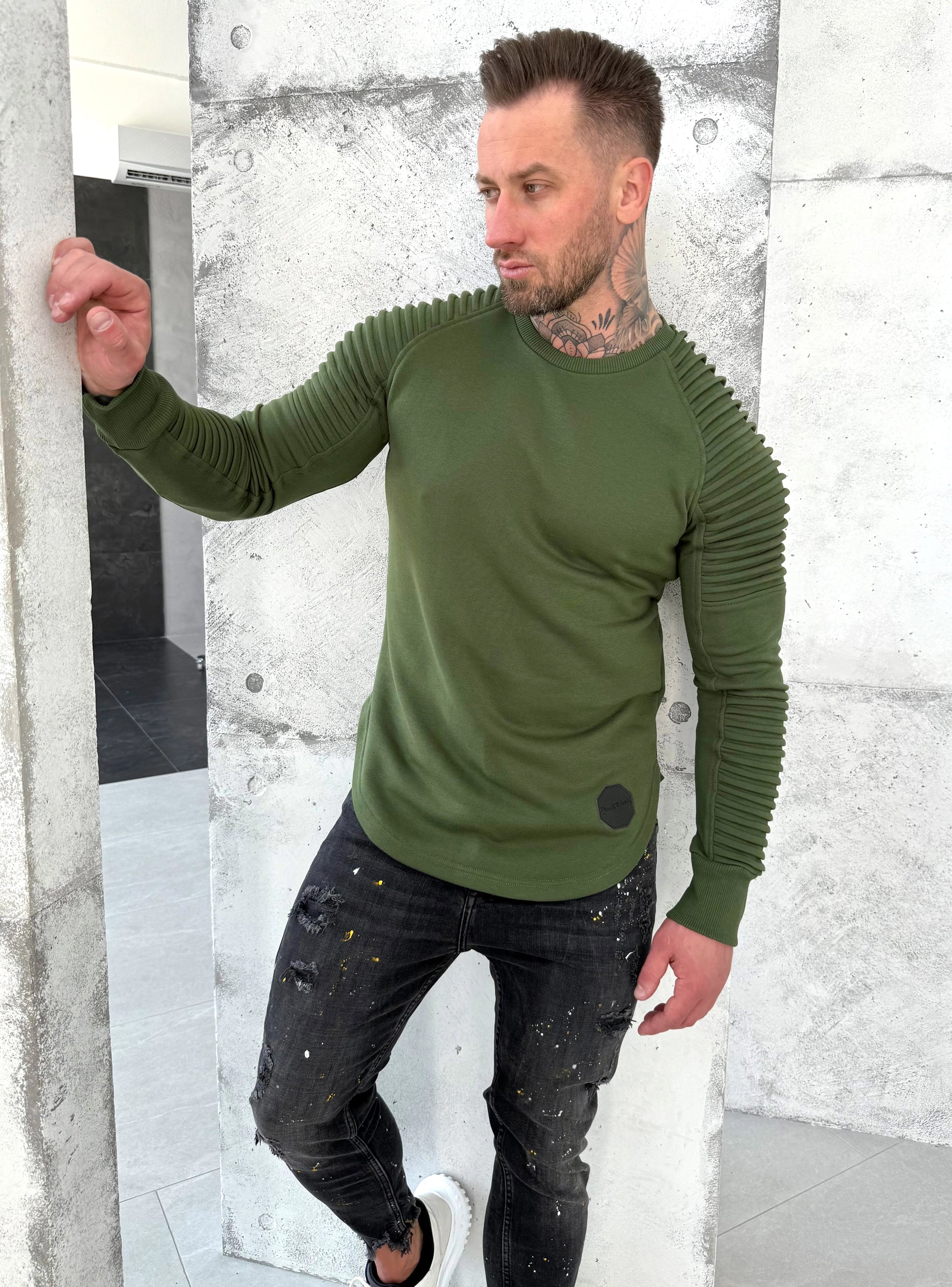 SWEATSHIRT RELIEF 2