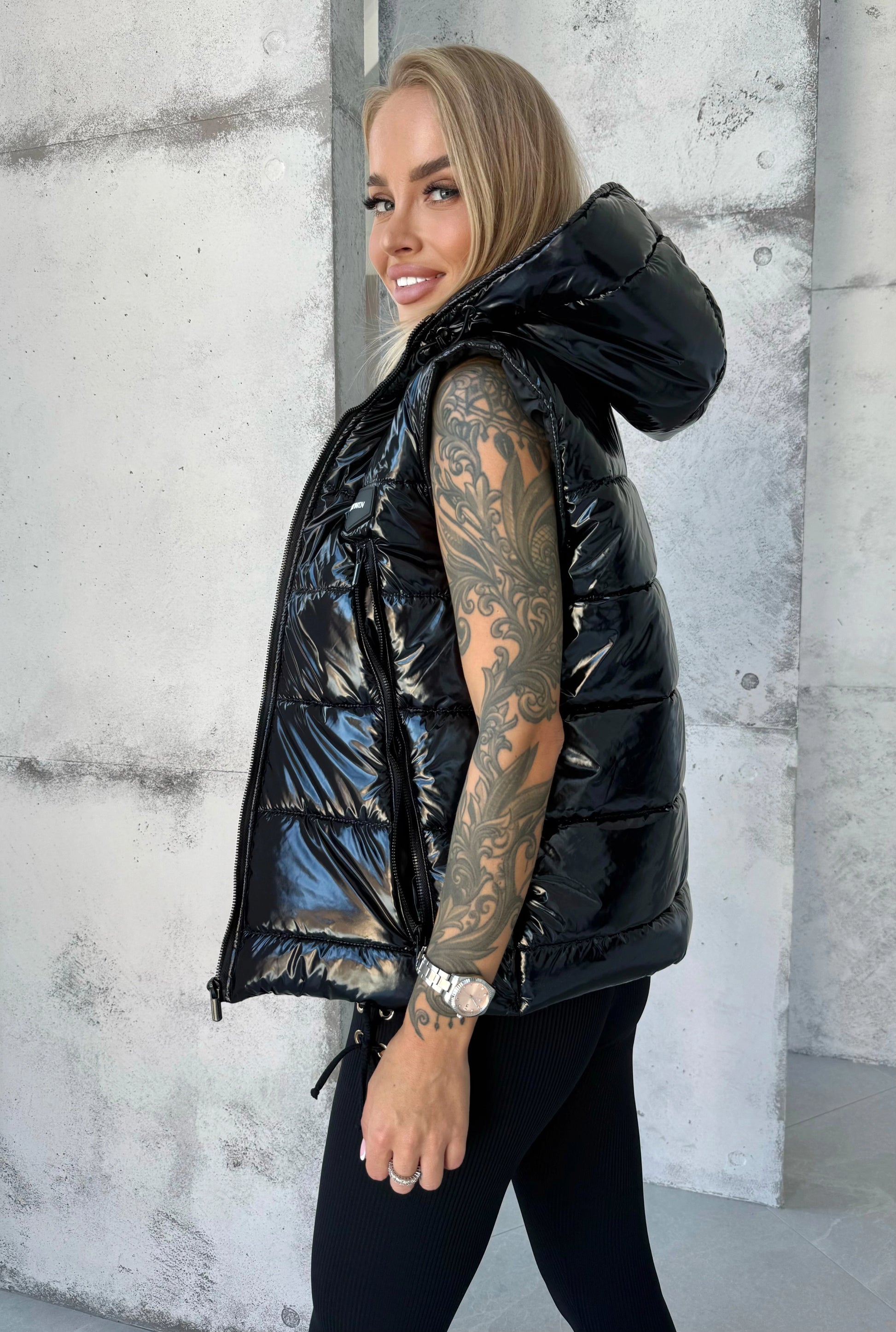 VEST SANDY