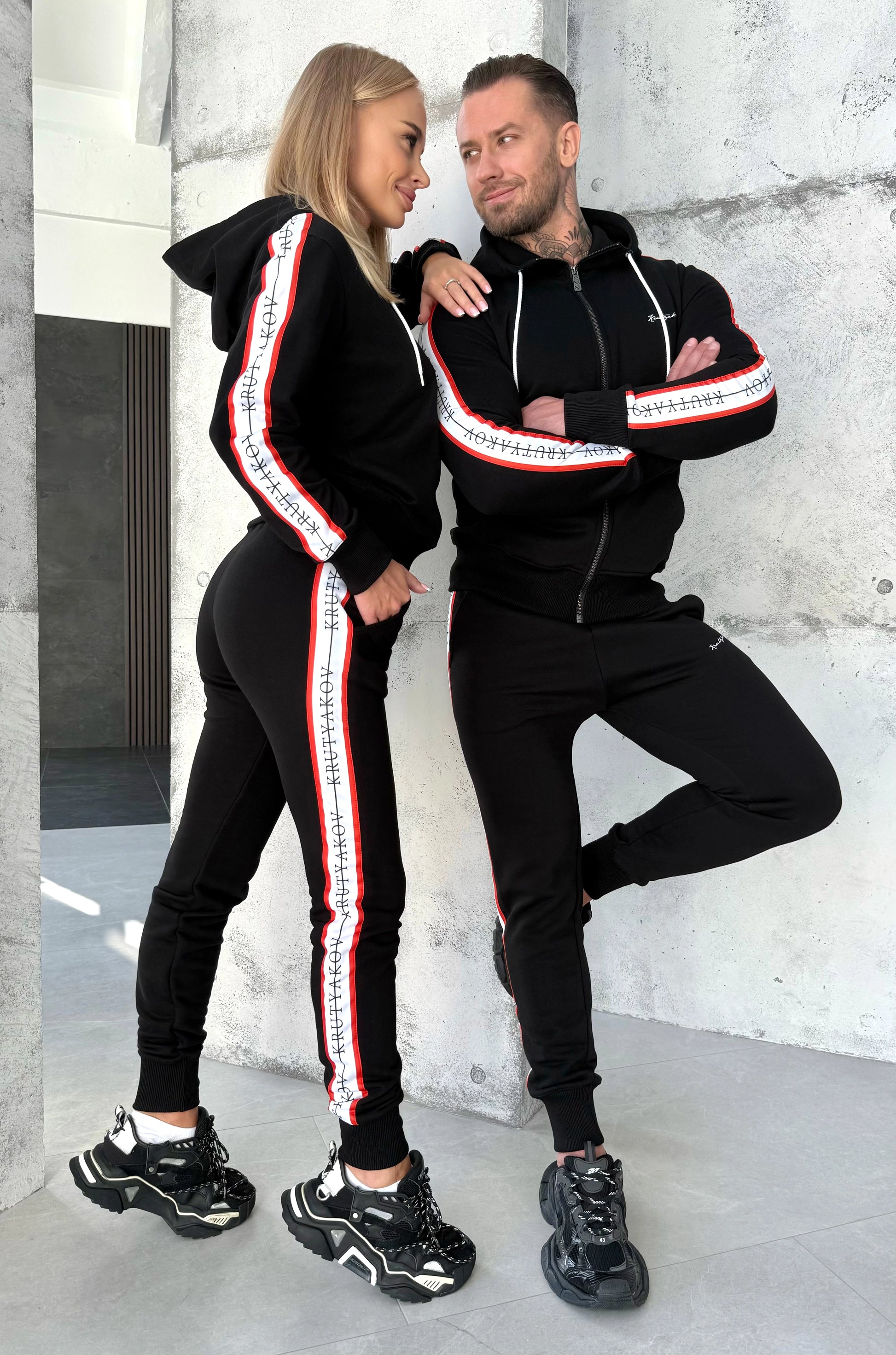 TRACKSUITS FOR COUPLE STRIPES