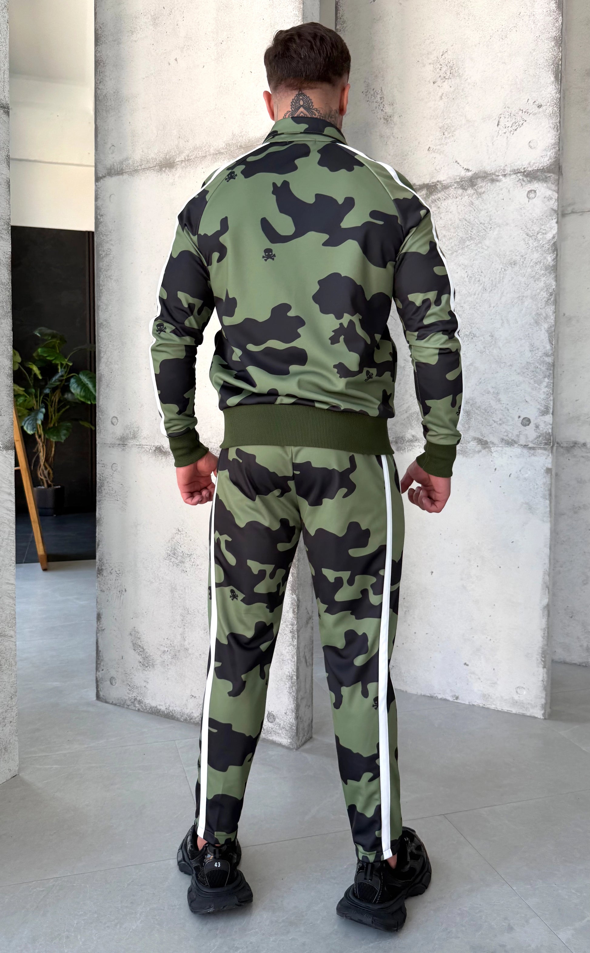 TRACKSUIT OBLIVION