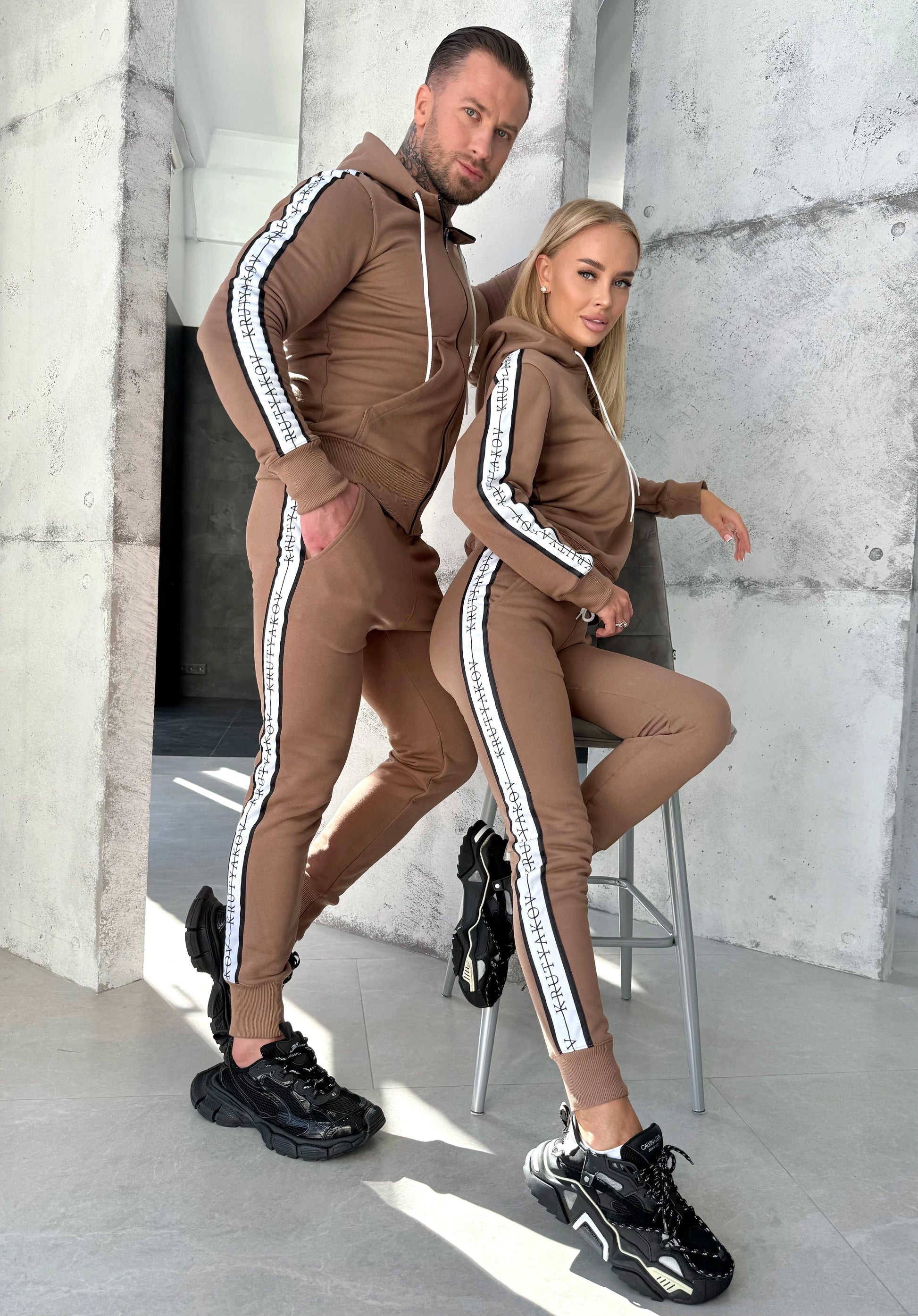 TRACKSUITS FOR COUPLE STRIPES