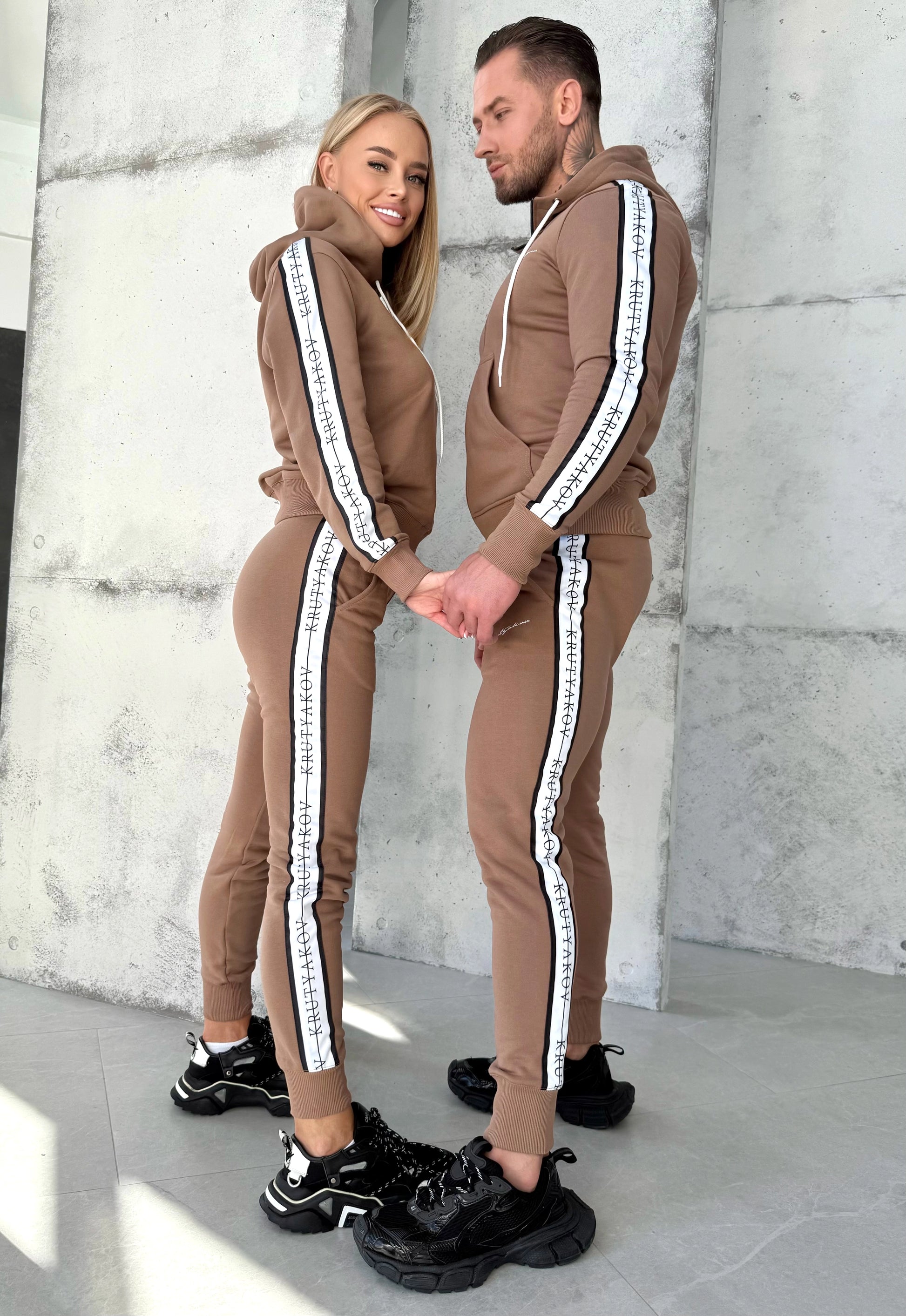 TRACKSUITS FOR COUPLE STRIPES