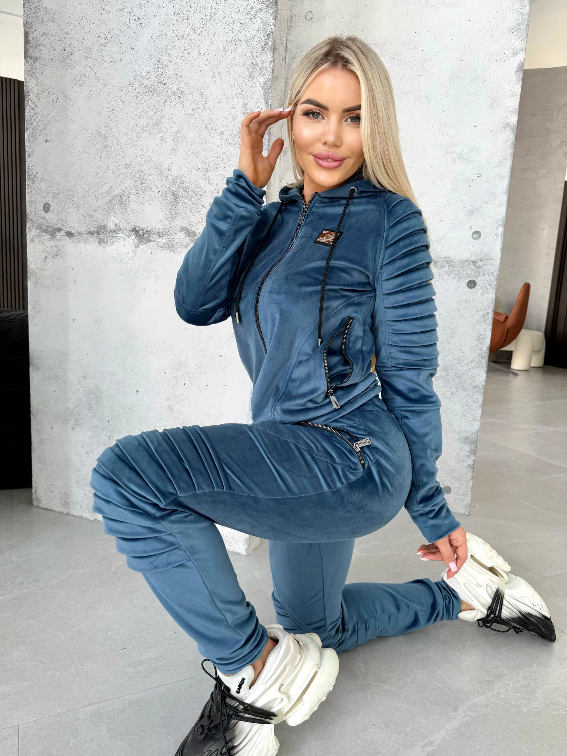 Костюм спортивний жіночий RELIEF VELUR