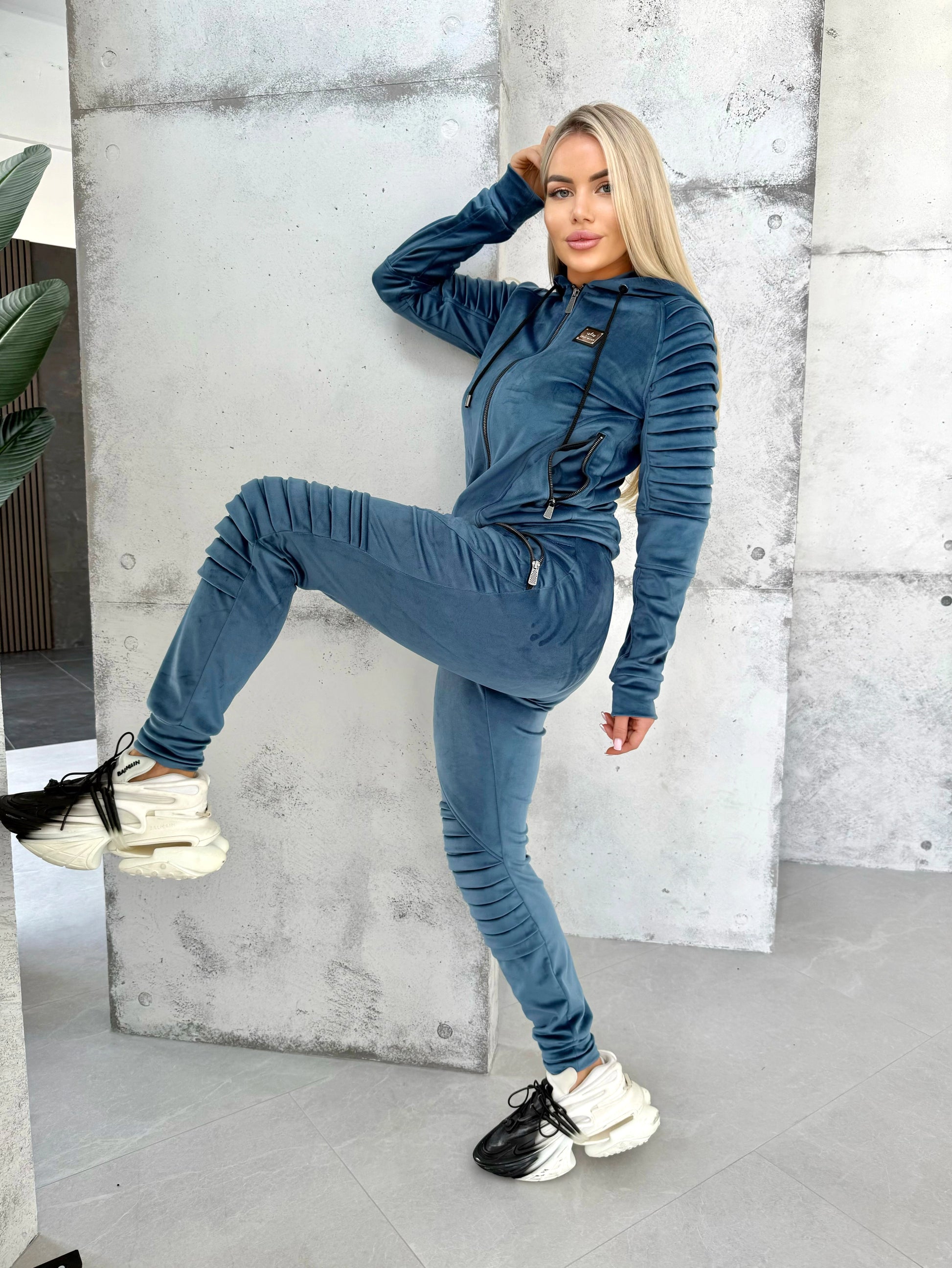 Костюм спортивний жіночий RELIEF VELUR