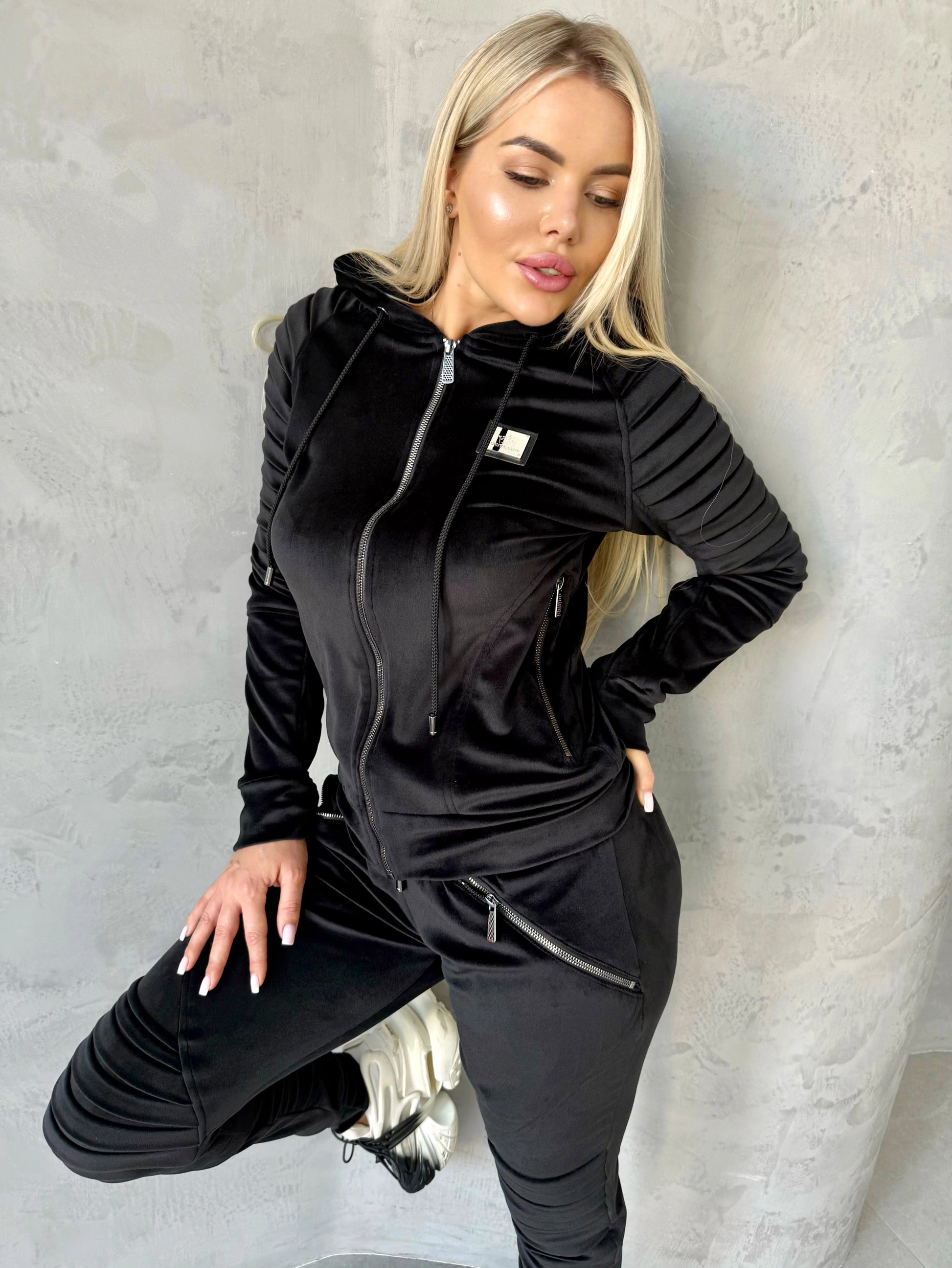 Костюм спортивний жіночий RELIEF VELUR