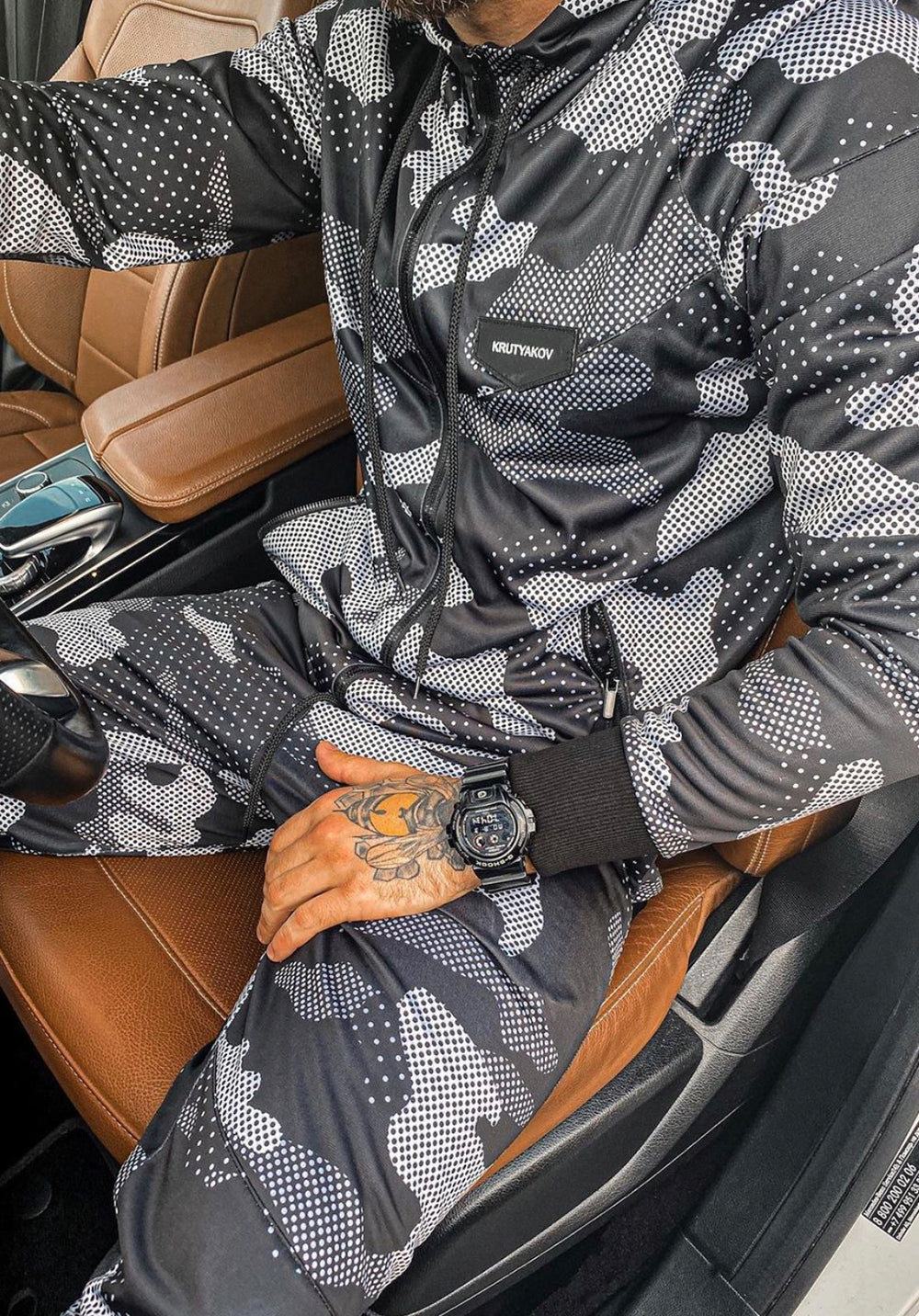СПОРТИВНИЙ КОСТЮМ CAMO DOT
