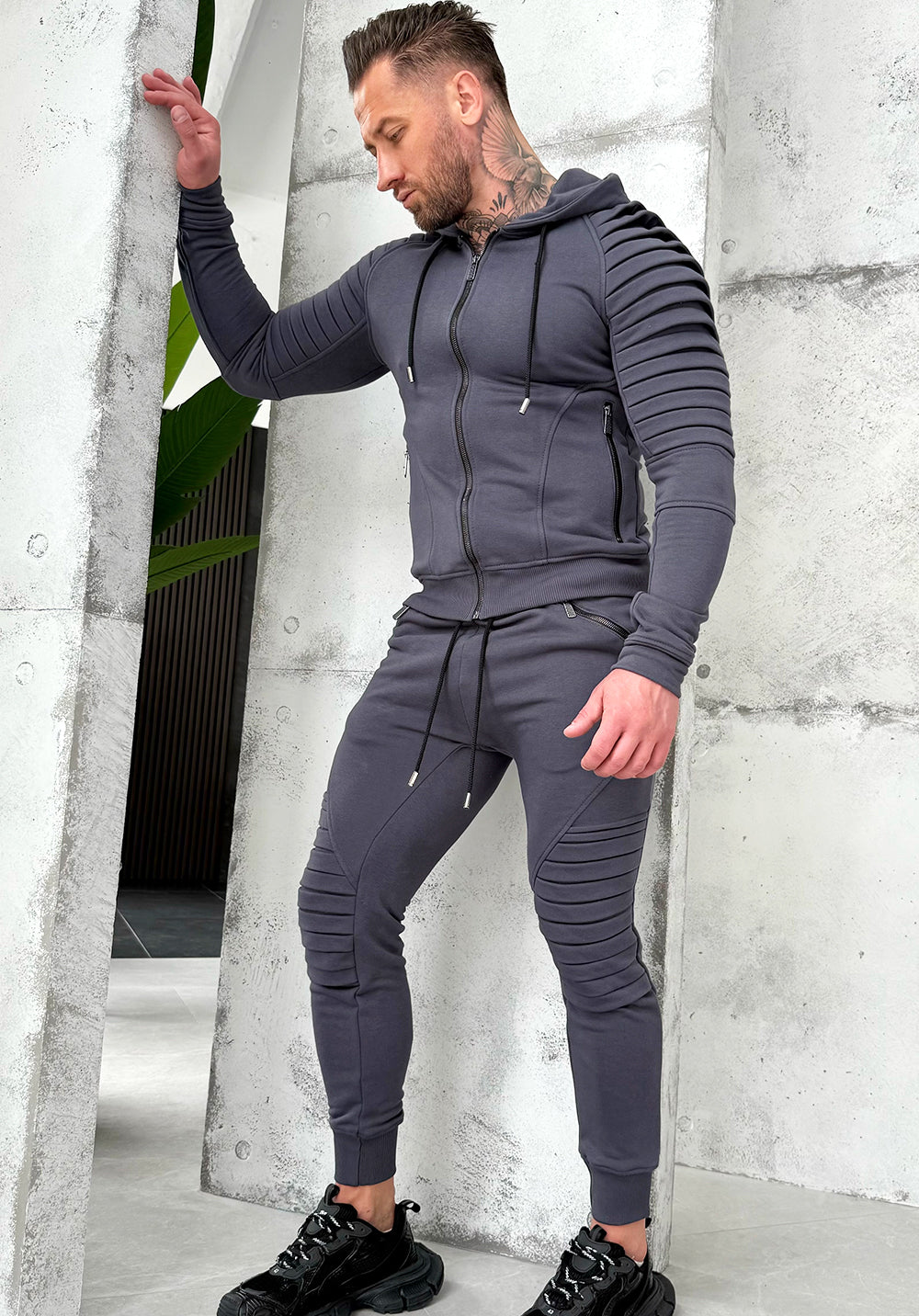 СПОРТИВНИЙ КОСТЮМ RELIEF