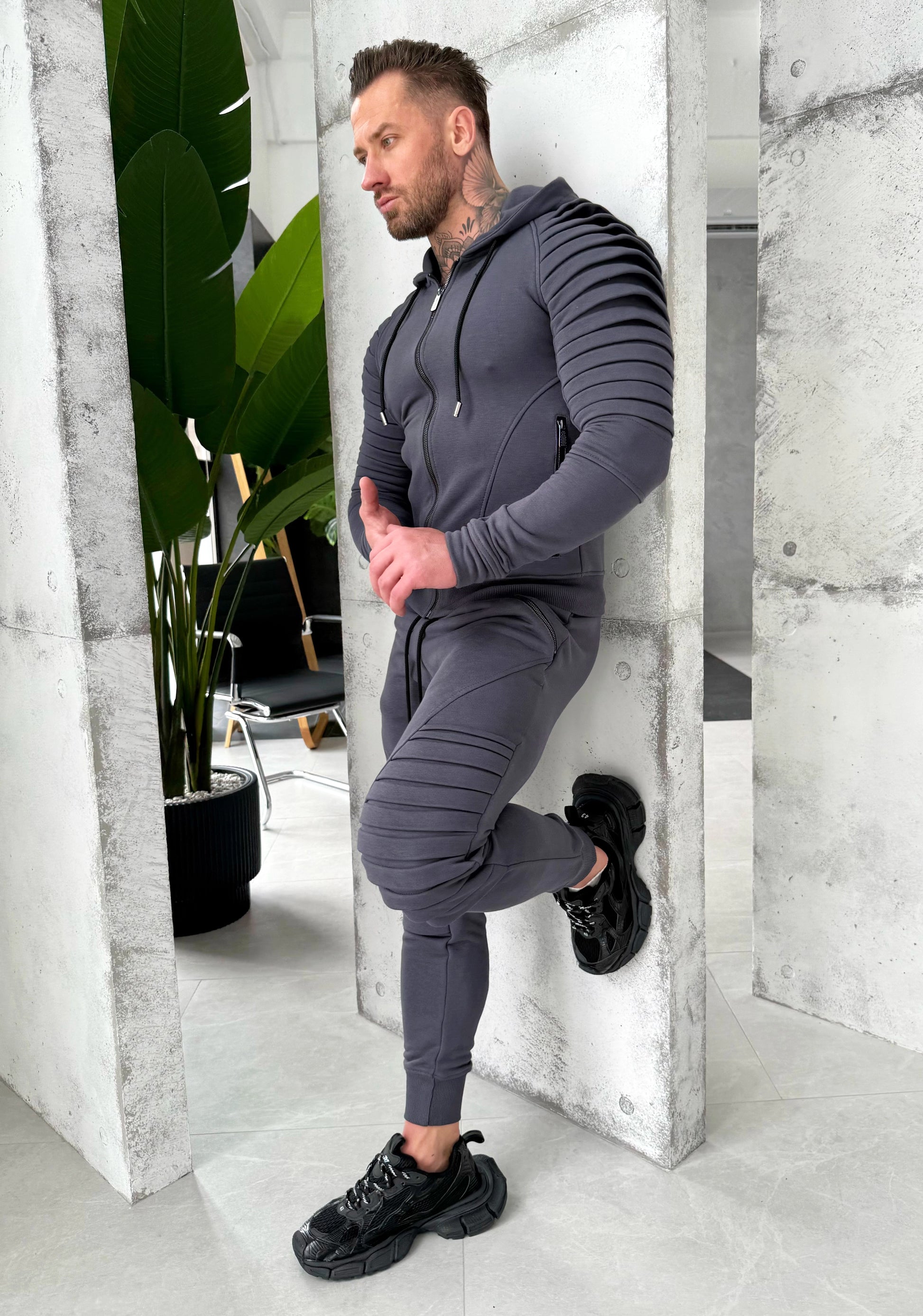 СПОРТИВНИЙ КОСТЮМ RELIEF