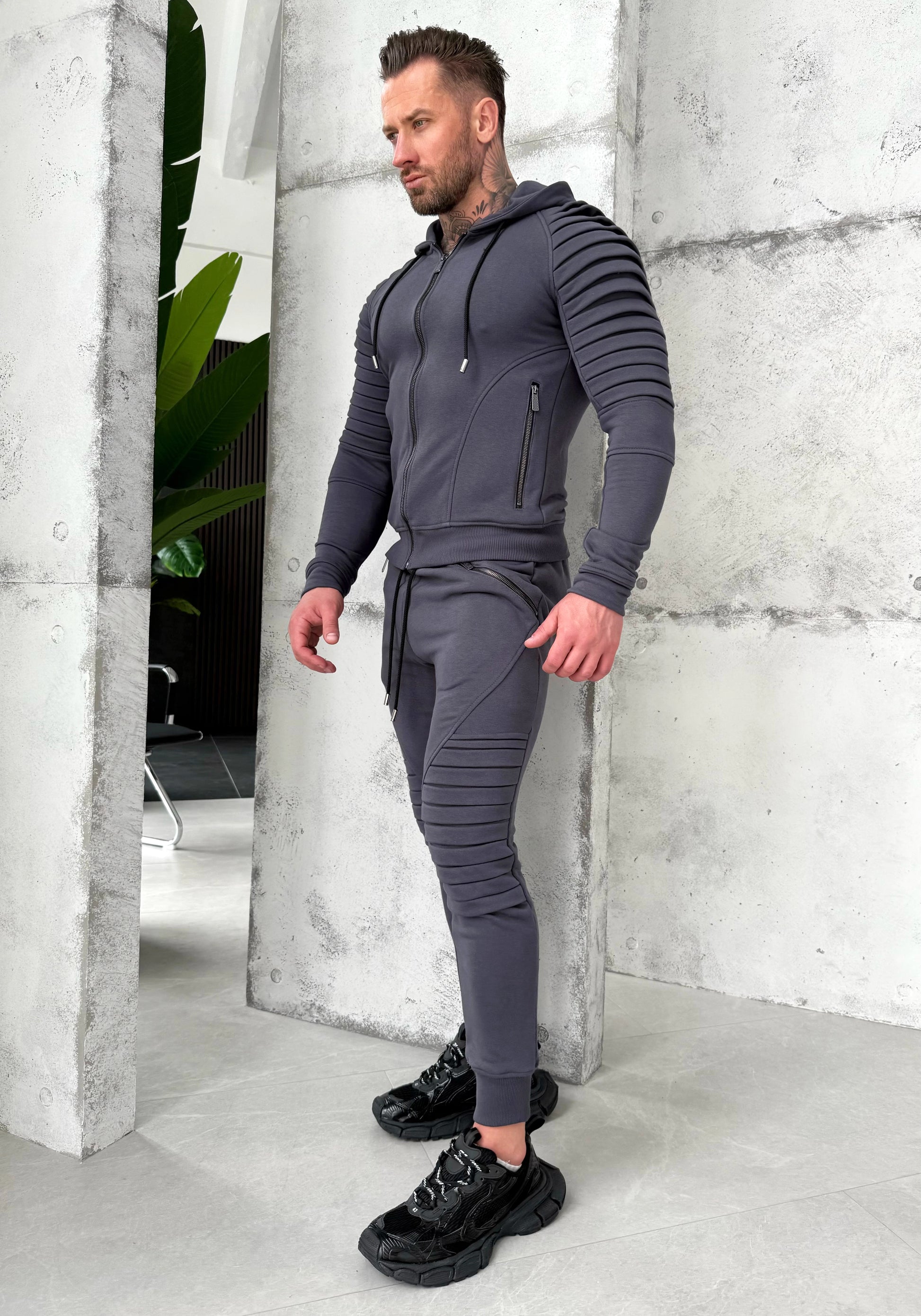 СПОРТИВНИЙ КОСТЮМ RELIEF