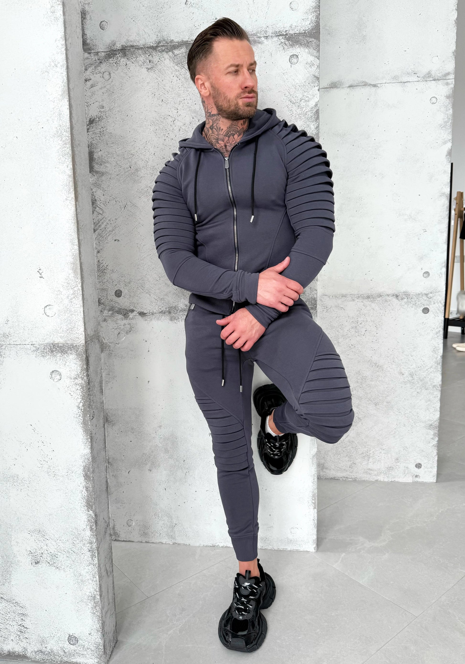 СПОРТИВНИЙ КОСТЮМ RELIEF