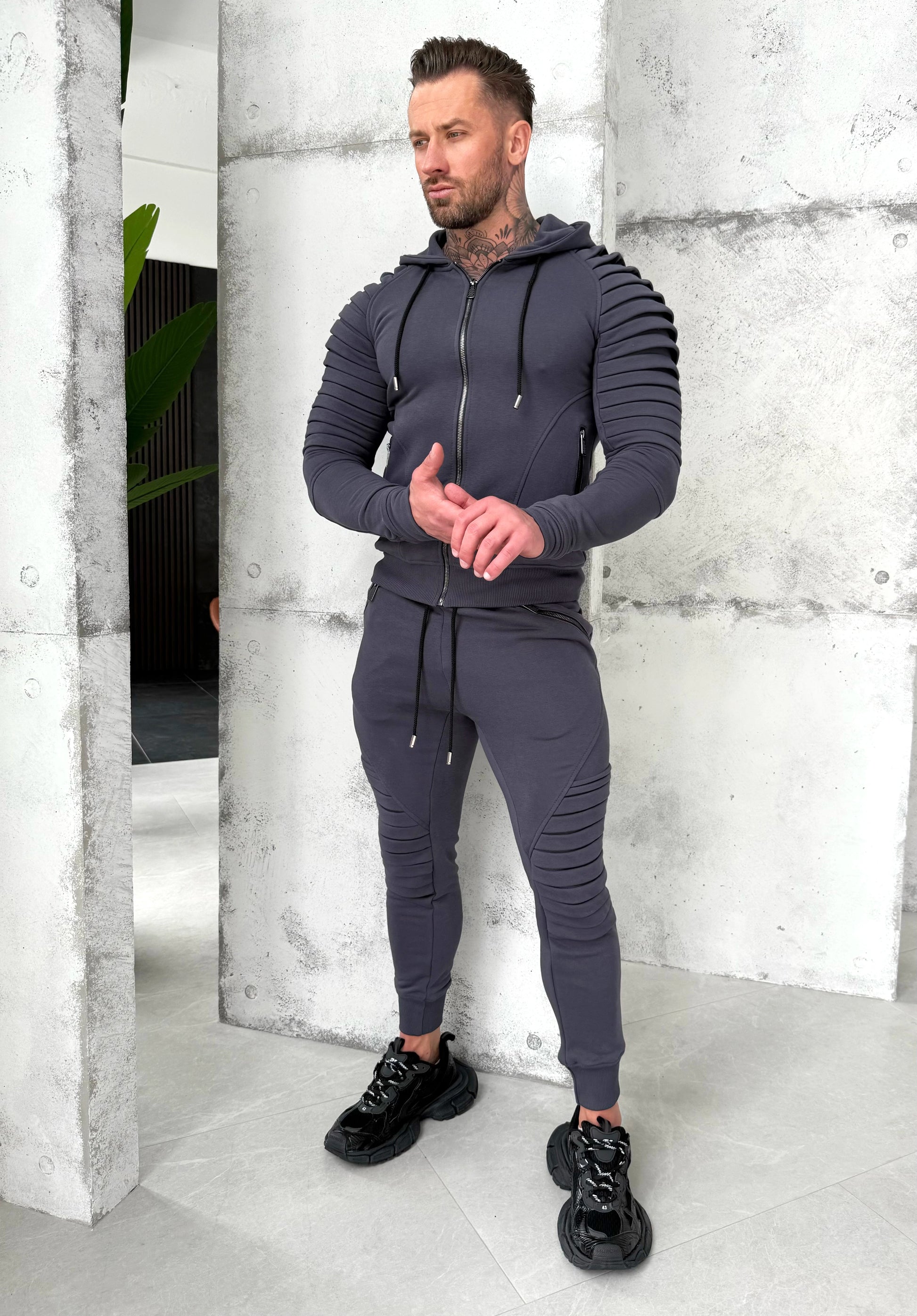 СПОРТИВНИЙ КОСТЮМ RELIEF