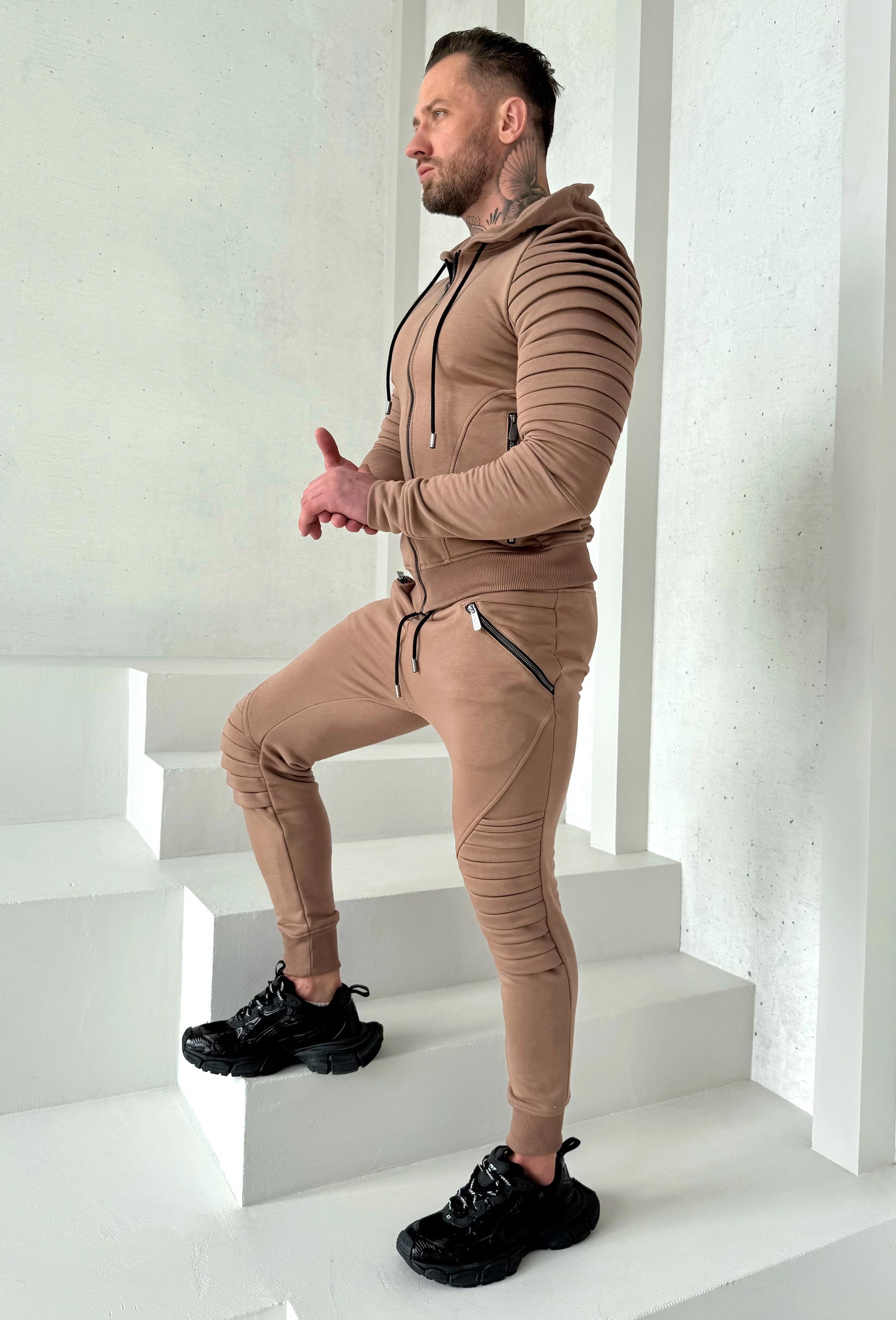 СПОРТИВНИЙ КОСТЮМ RELIEF