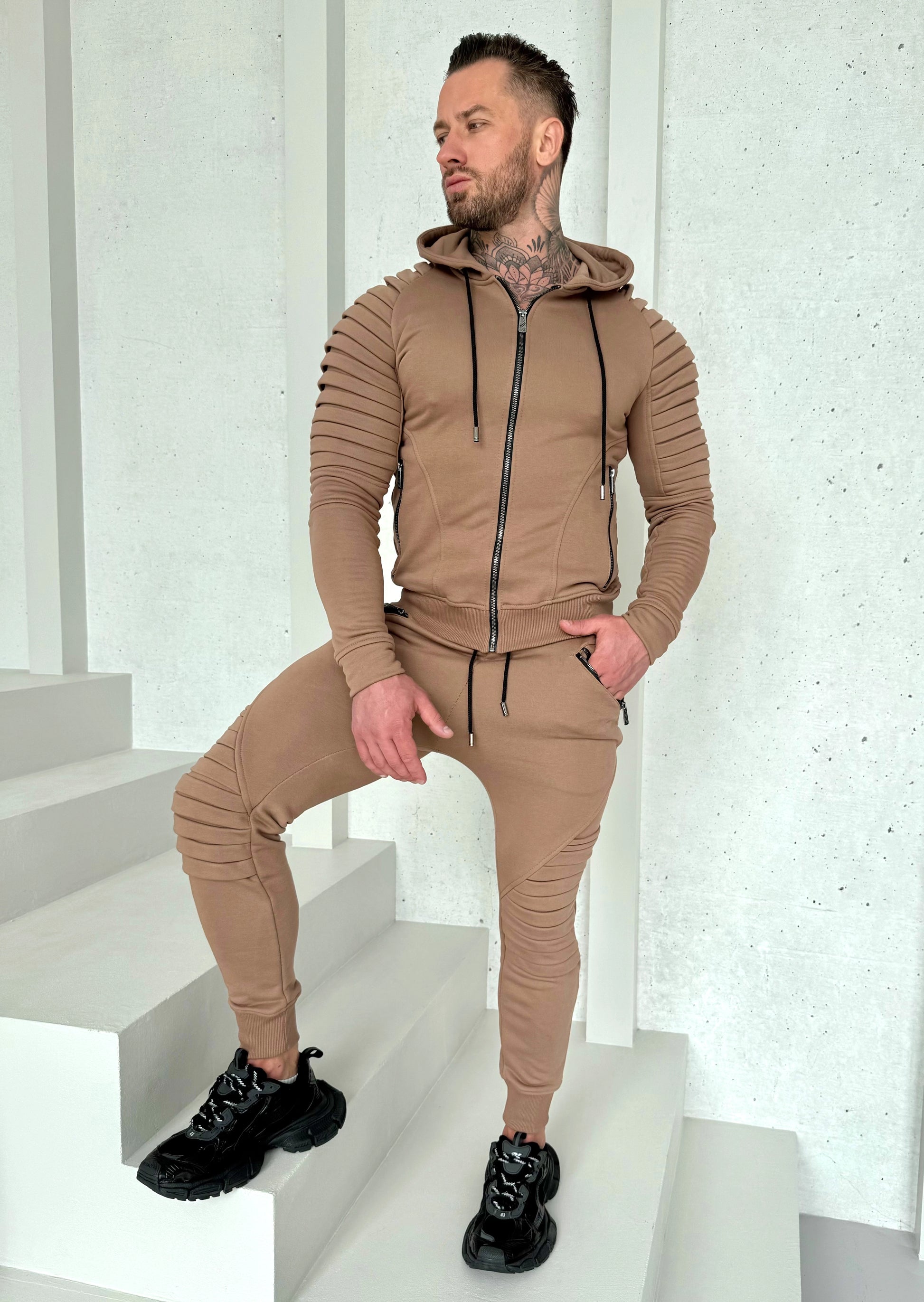 СПОРТИВНИЙ КОСТЮМ RELIEF