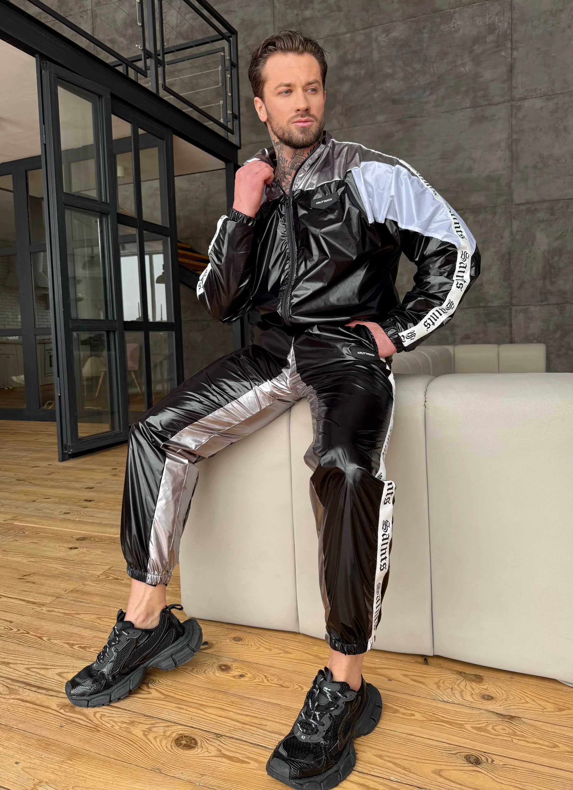 Чоловічий спортивний костюм MNKLLY чорно-срібний