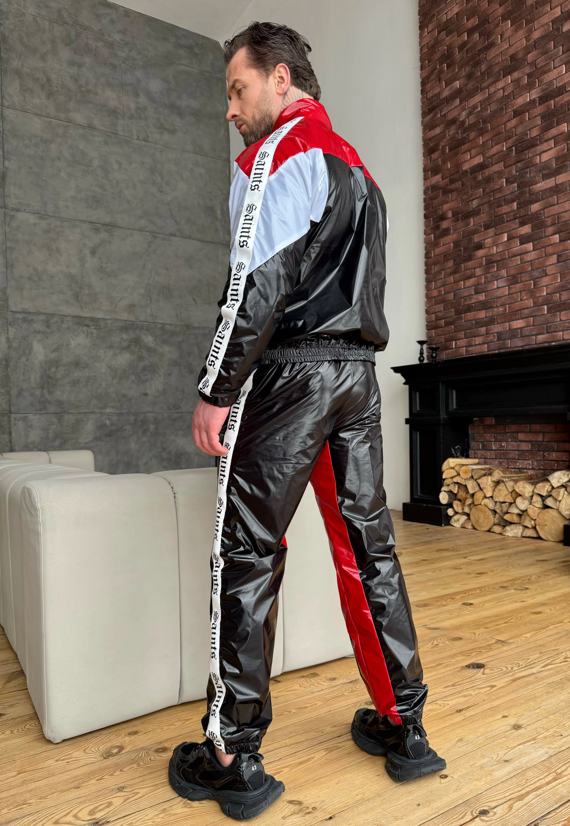 Чоловічий спортивний костюм MNKLLY чорно-червоний