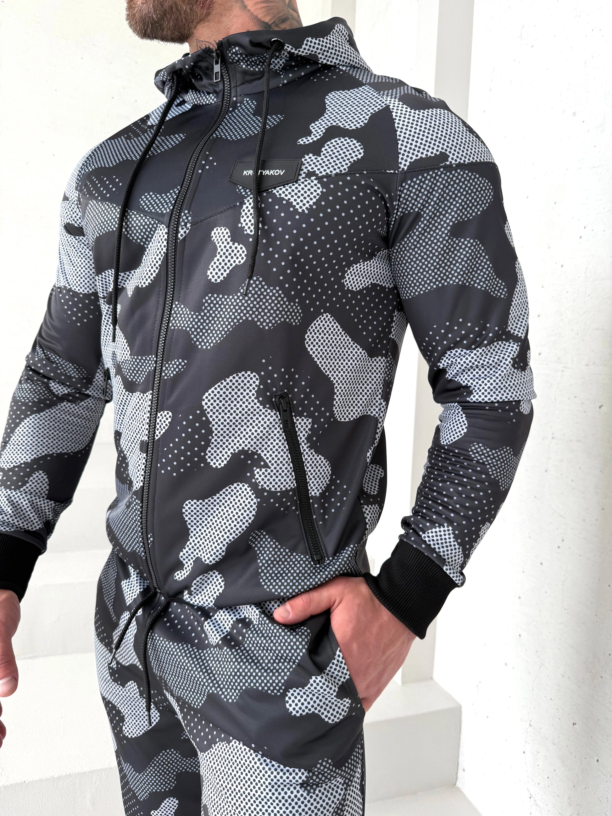СПОРТИВНИЙ КОСТЮМ CAMO DOT
