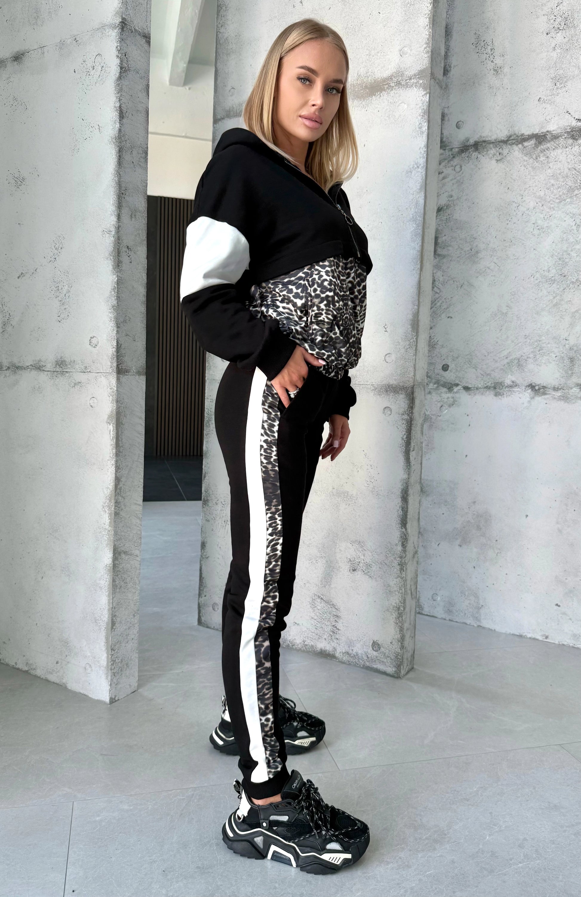 СПОРТИВНИЙ КОСТЮМ GEPARD STRIPES