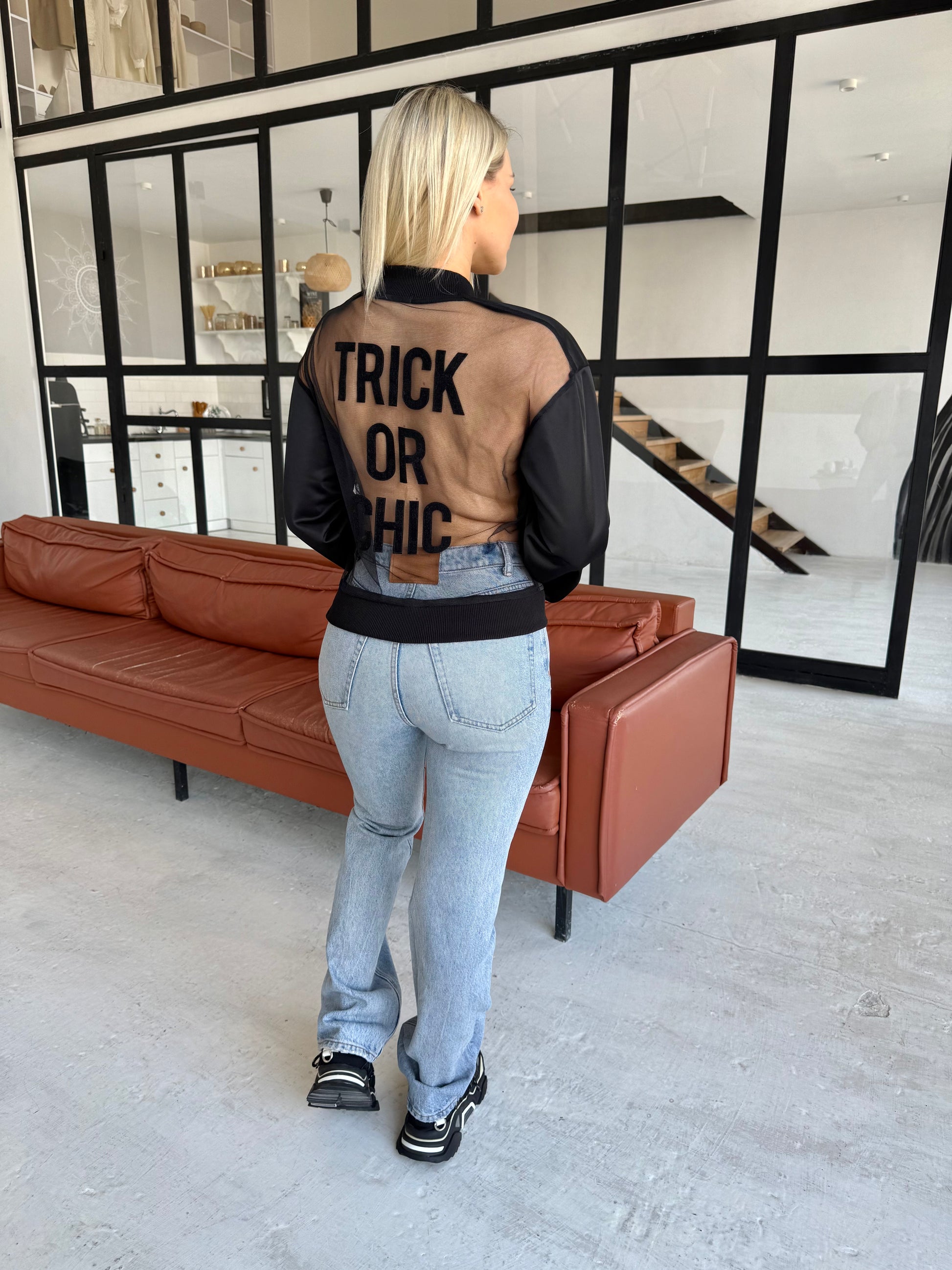 БОМБЕР TRICK OR CHIC