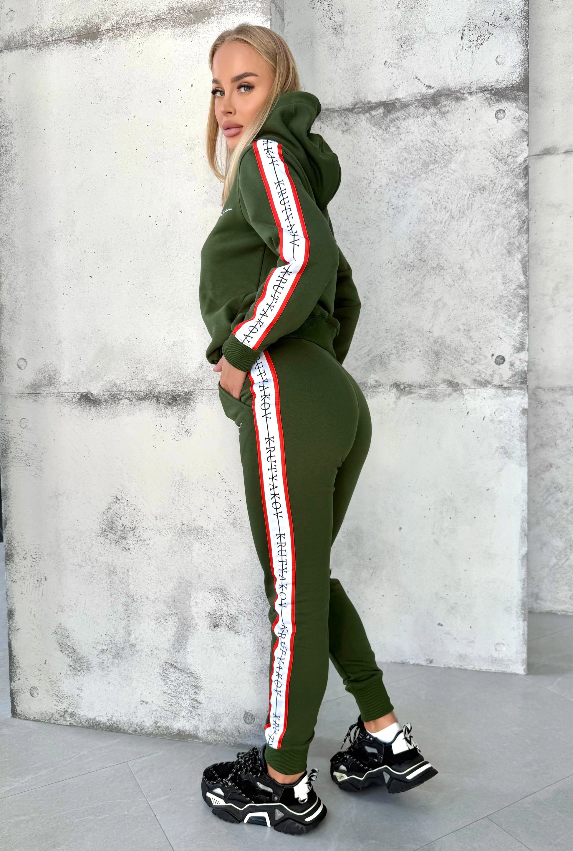 СПОРТИВНИЙ КОСТЮМ STRIPES