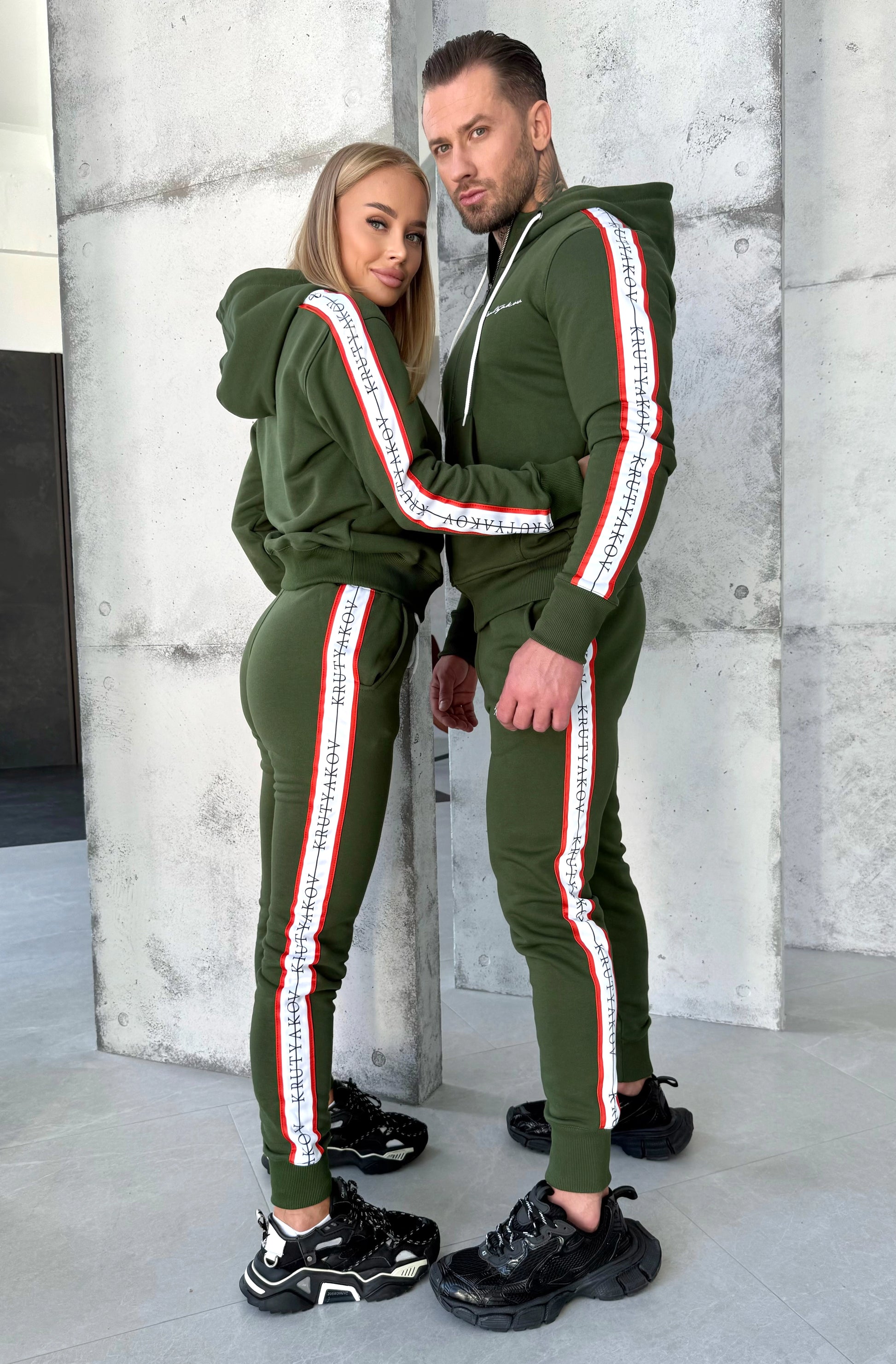 ПАРНІ СПОРТИВНІ КОСТЮМИ STRIPES