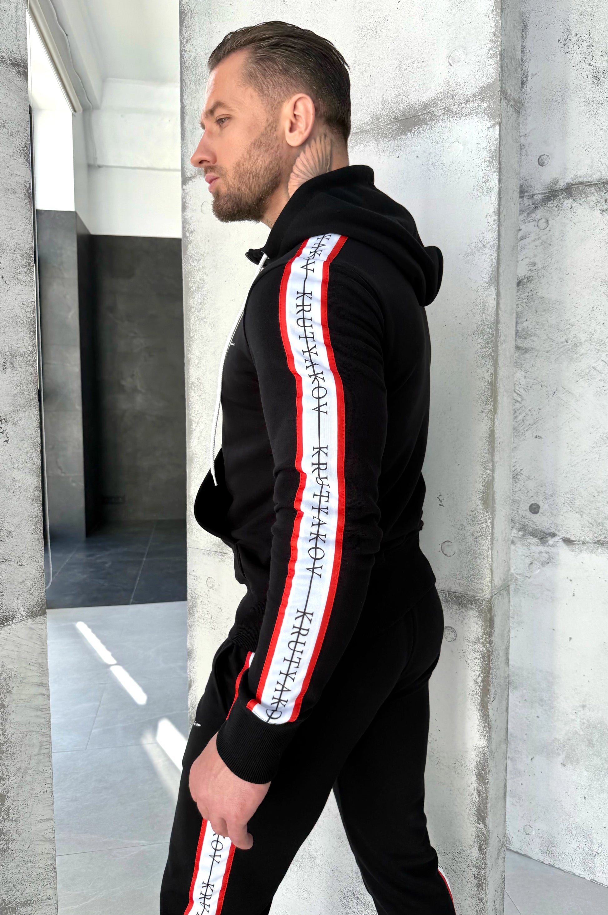 СПОРТИВНИЙ КОСТЮМ STRIPES