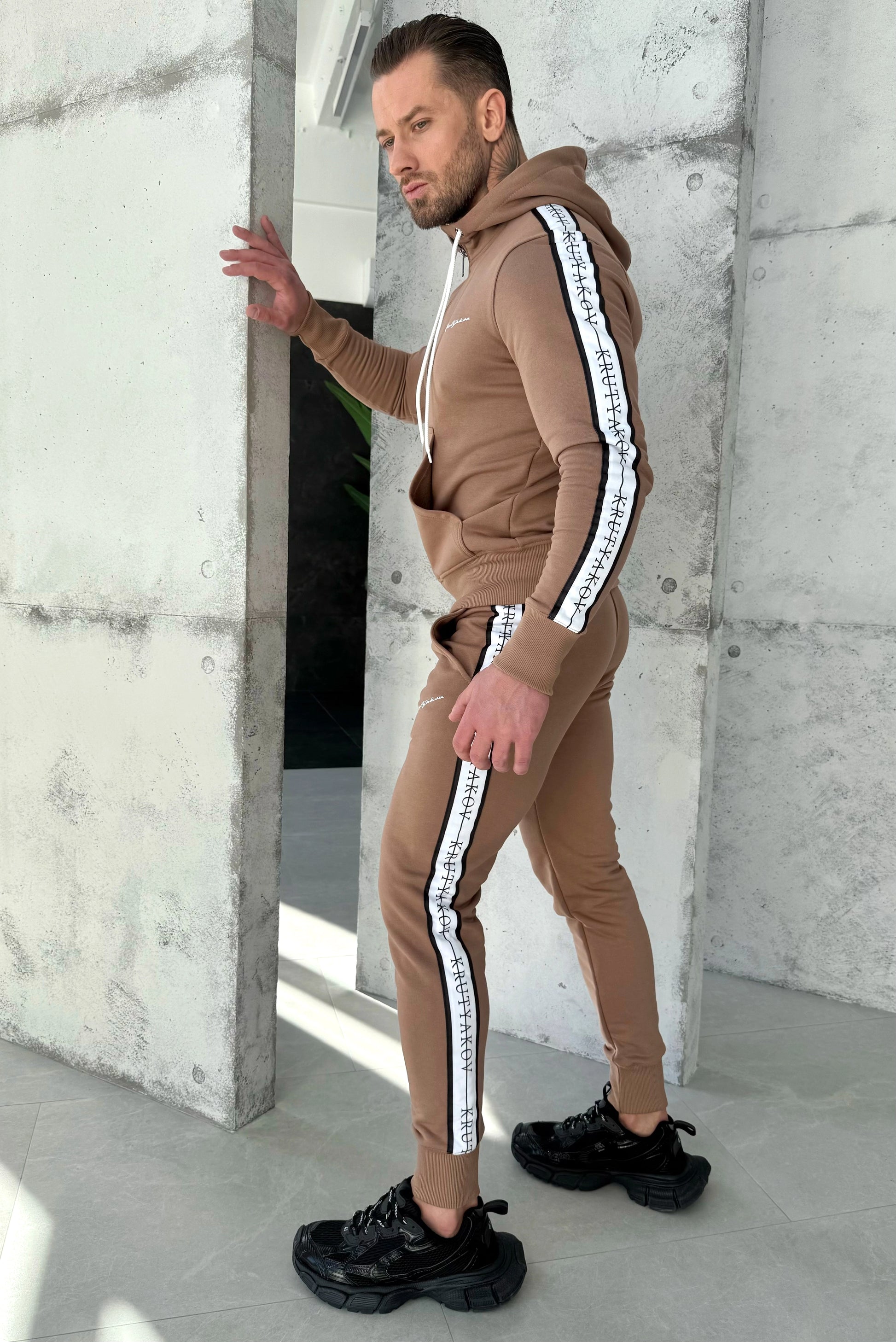 СПОРТИВНИЙ КОСТЮМ STRIPES