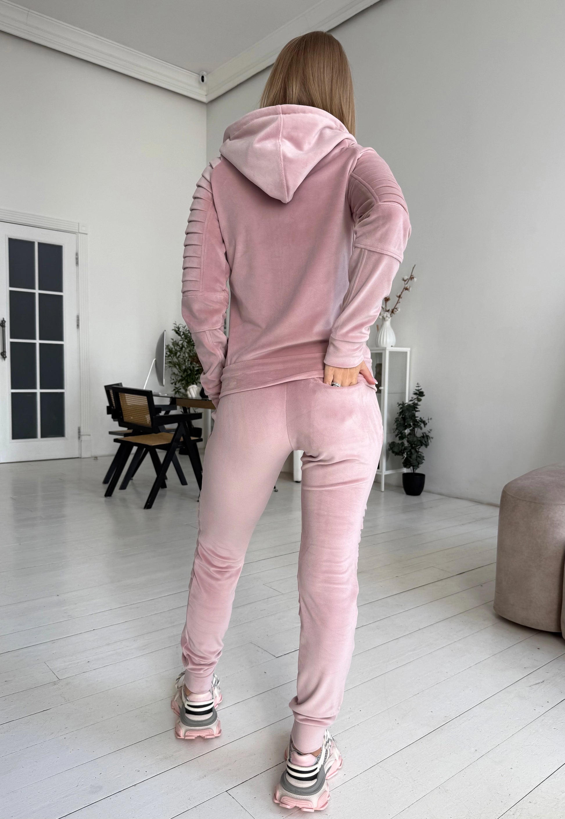СПОРТИВНИЙ КОСТЮМ RELIEF VELUR