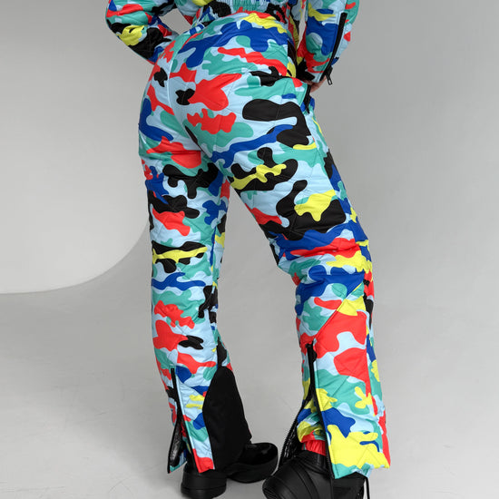 Жіночий теплий ski jumpsuit KRUTYAKOV MULTICOLORED з капюшоном, поясною сумкою та яскравим зимовим дизайном