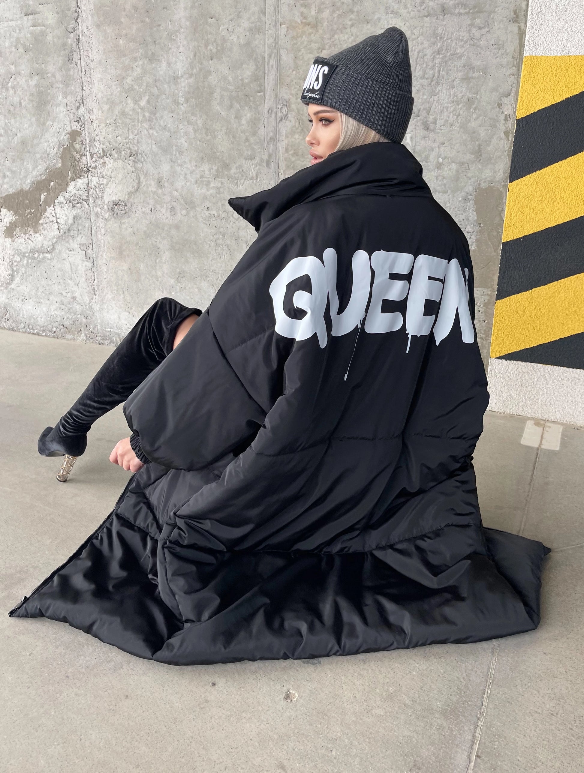 КУРТКА ОВЕРСАЙЗ BLACK QUEEN