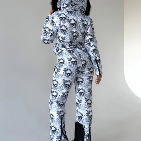 Теплий жіночий ski suit KRUTYAKOV з капюшоном і хутром у стильному чорно-білому дизайні BLACK WHITE SKULLS