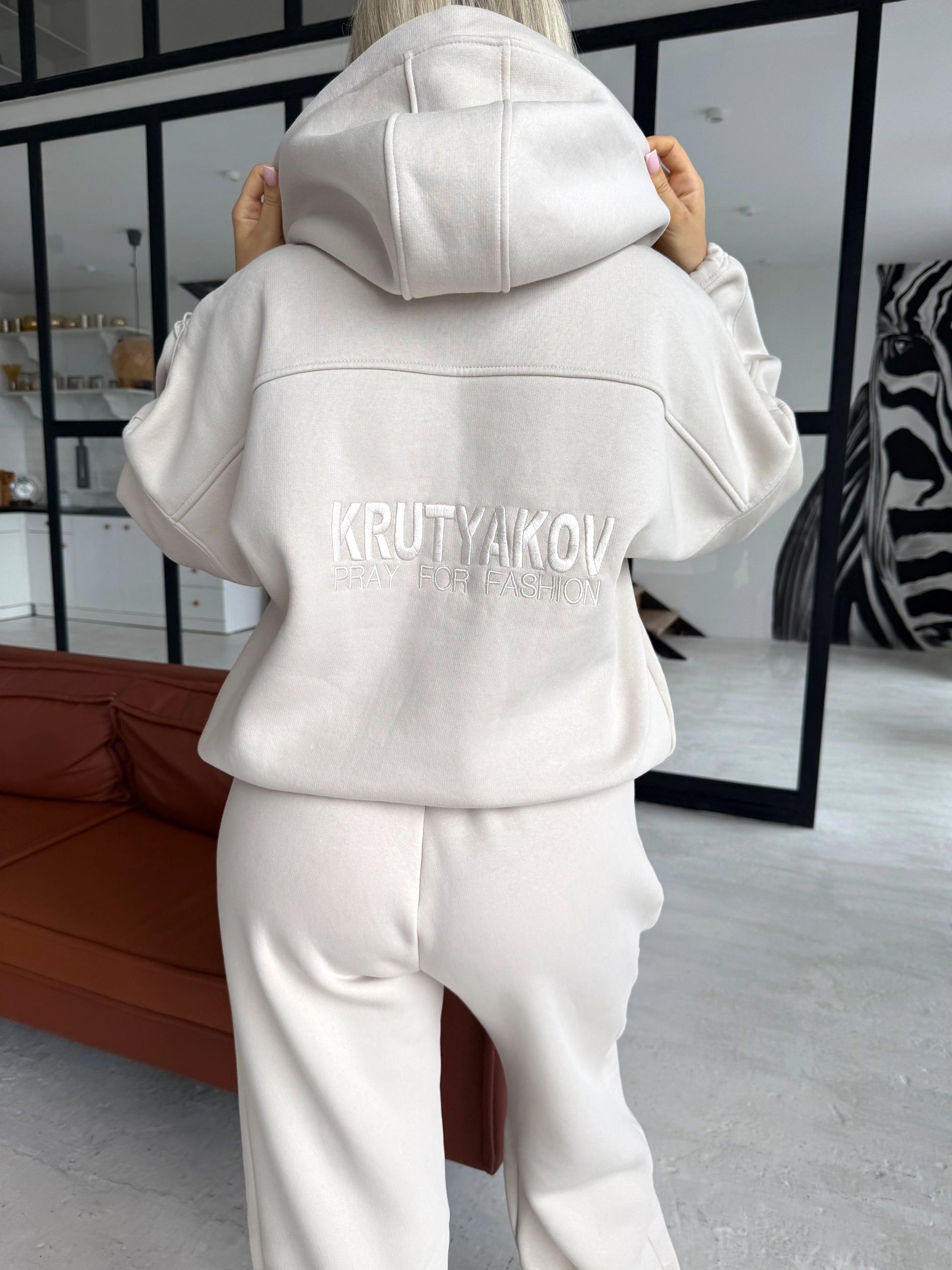 СПОРТИВНИЙ КОСТЮМ ERIKA