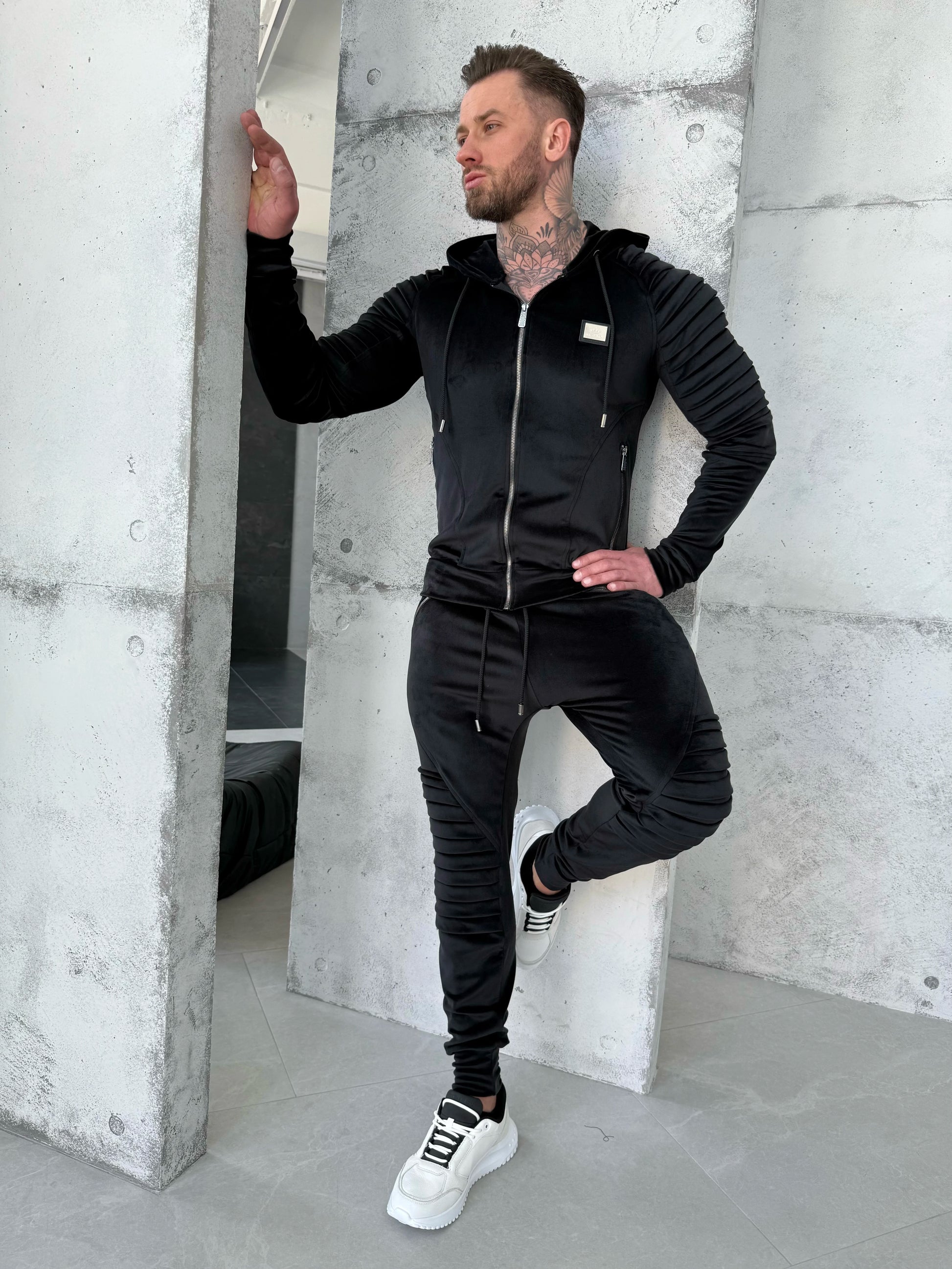 СПОРТИВНИЙ КОСТЮМ RELIEF VELUR