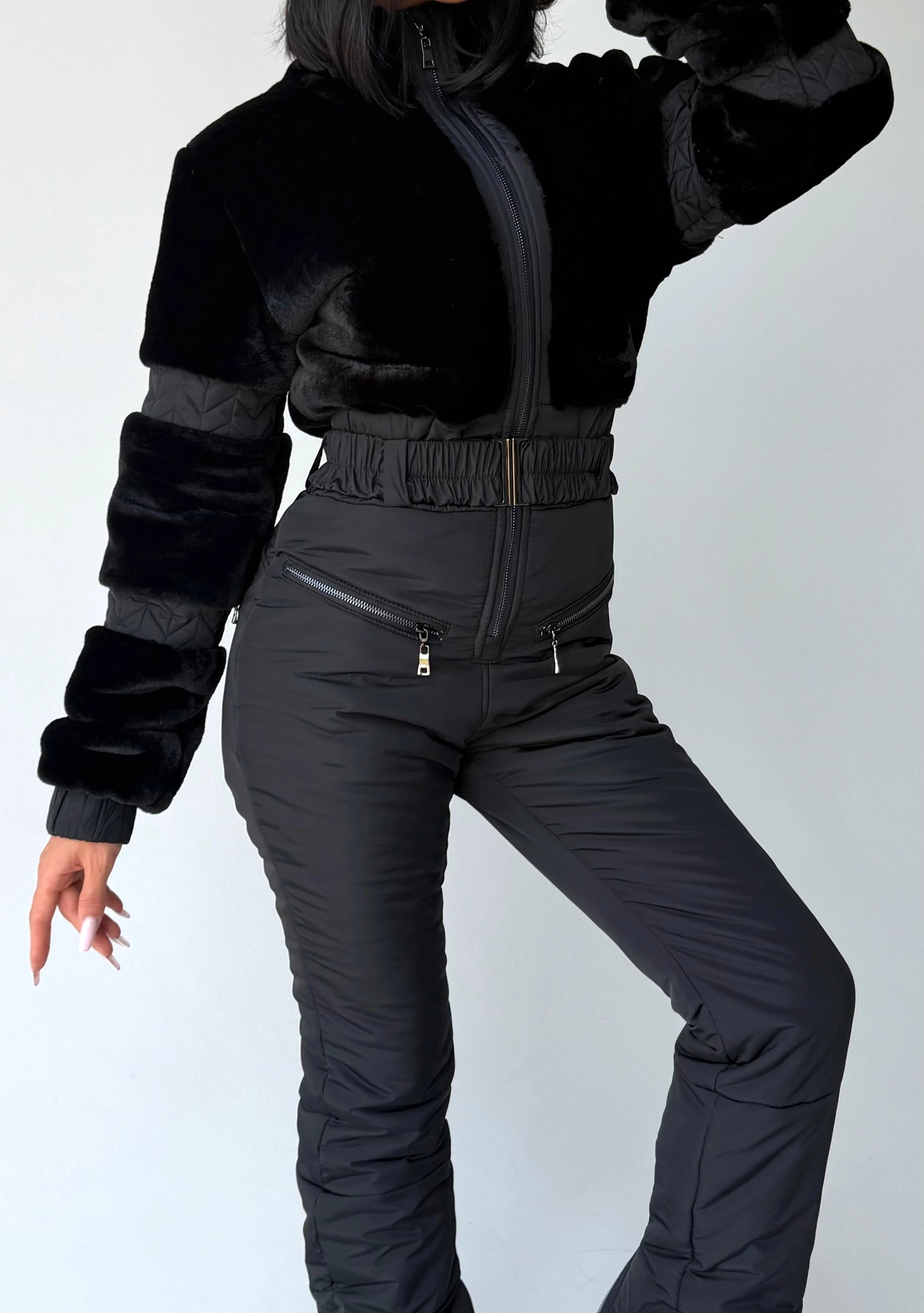 Жіночий зимовий комбінезон ONYX з екохутром чорний