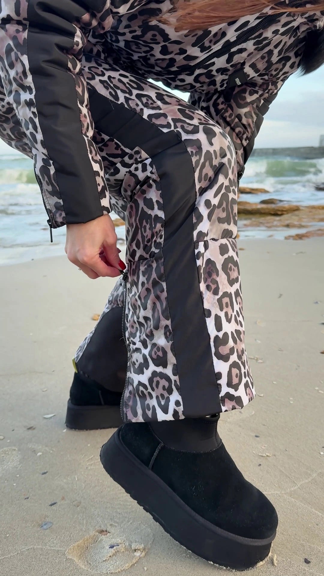 Зимовий лижний жіночий комбінезон LEO STRIPE з хутром