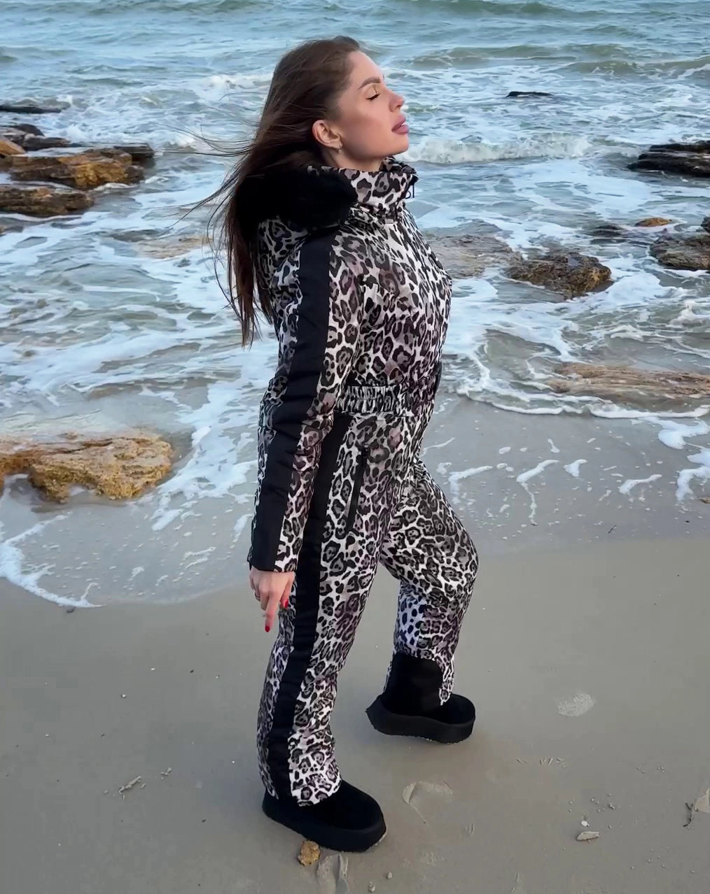 Зимовий лижний жіночий комбінезон LEO STRIPE з хутром