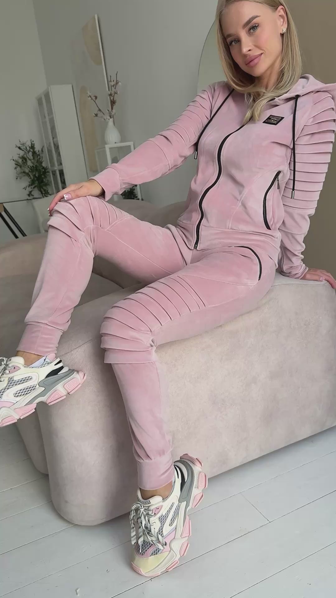 СПОРТИВНИЙ КОСТЮМ RELIEF VELUR
