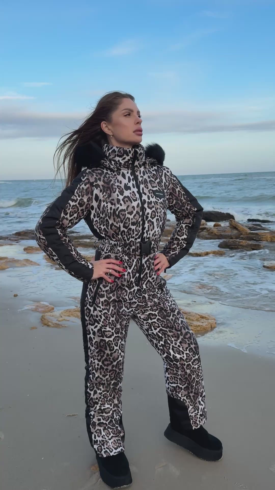 Зимовий лижний жіночий комбінезон LEO STRIPE з хутром