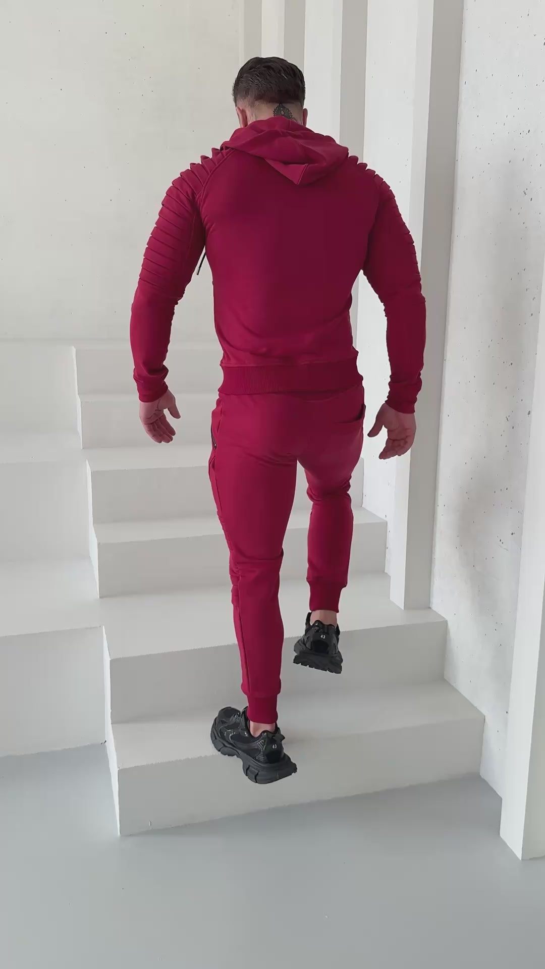 СПОРТИВНИЙ КОСТЮМ RELIEF