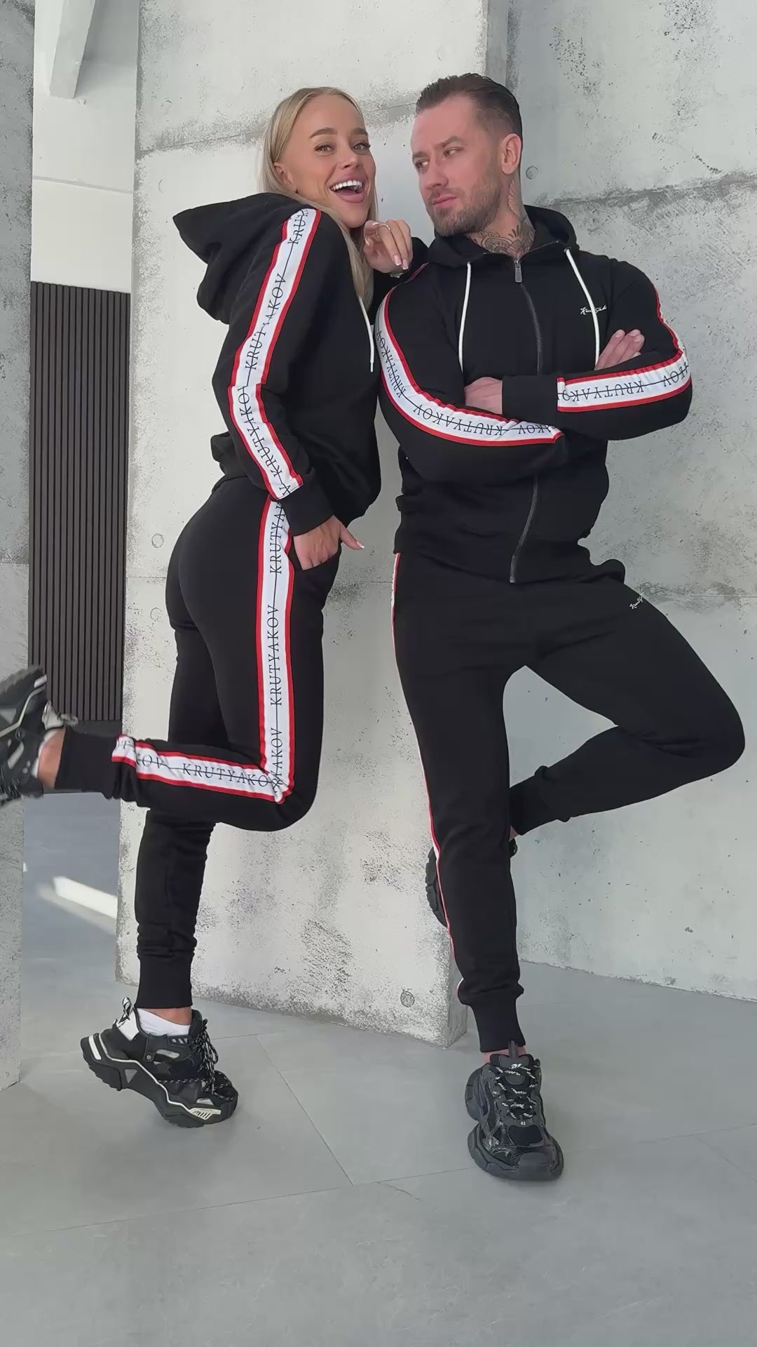 ПАРНІ СПОРТИВНІ КОСТЮМИ STRIPES