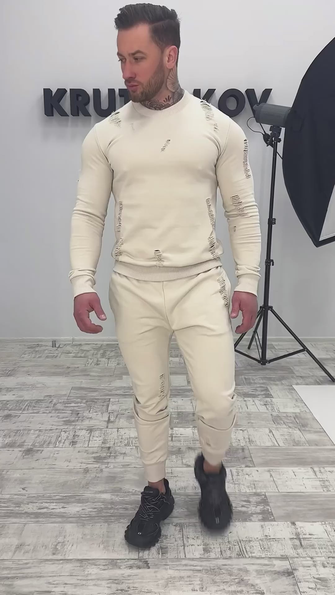 TRACKSUIT AGGED