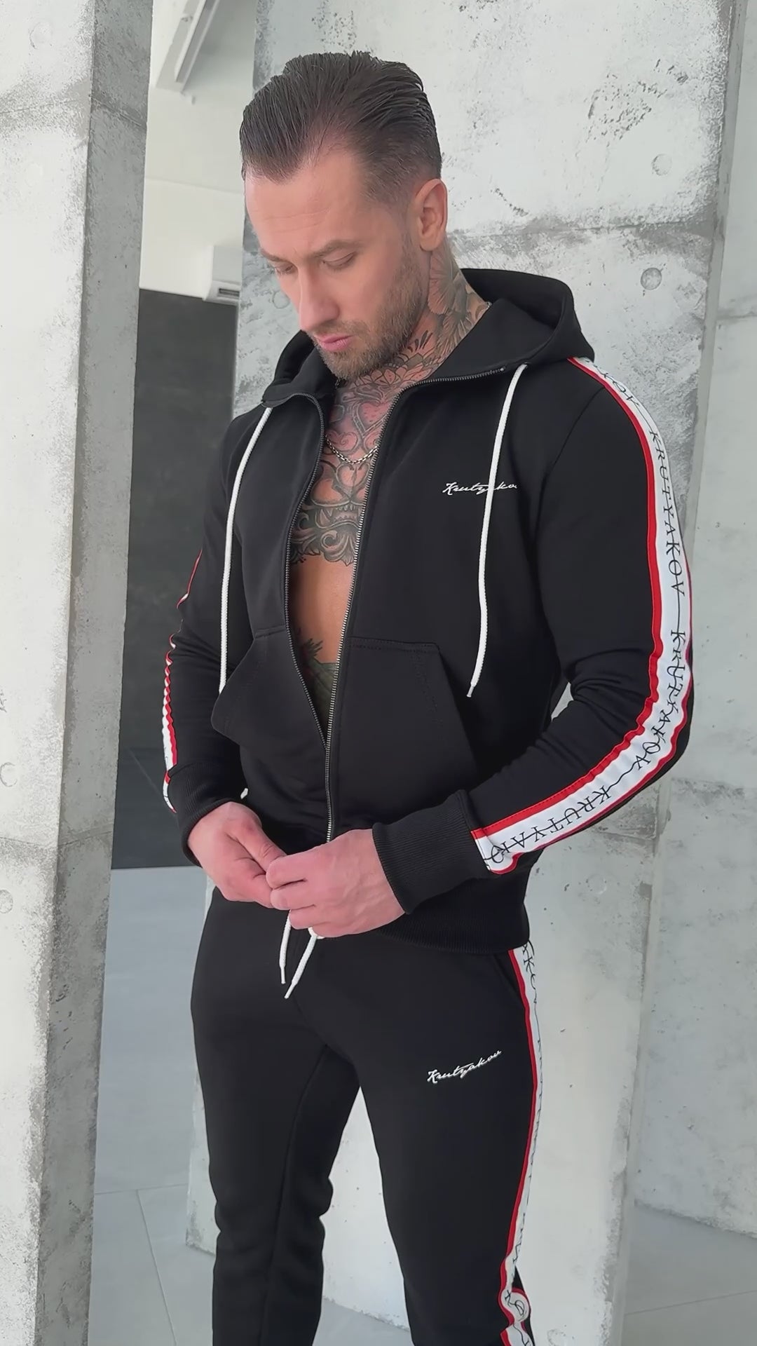 СПОРТИВНИЙ КОСТЮМ STRIPES