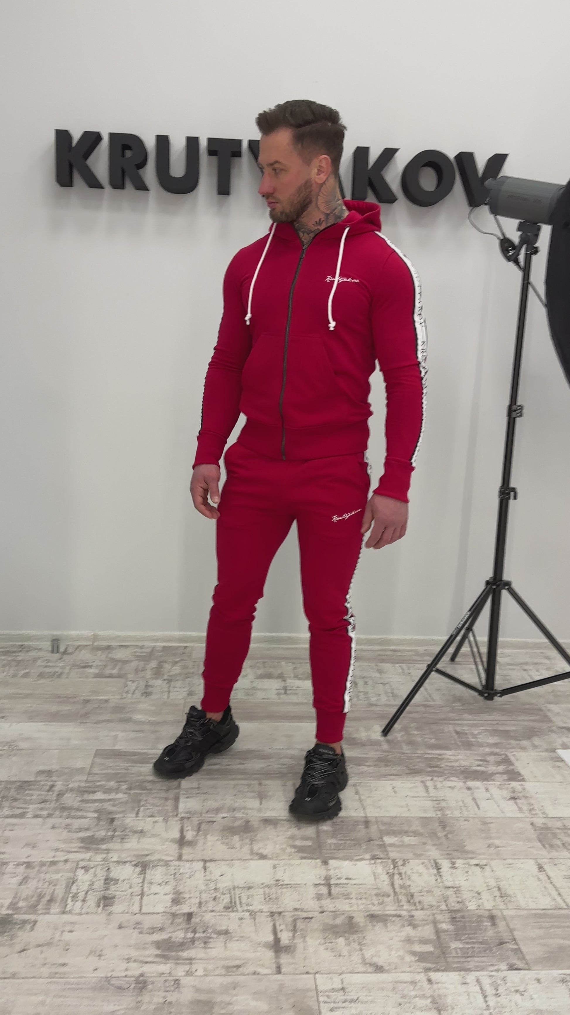 TRACKSUIT STRIPES