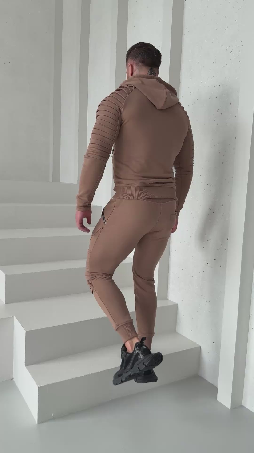 СПОРТИВНИЙ КОСТЮМ RELIEF